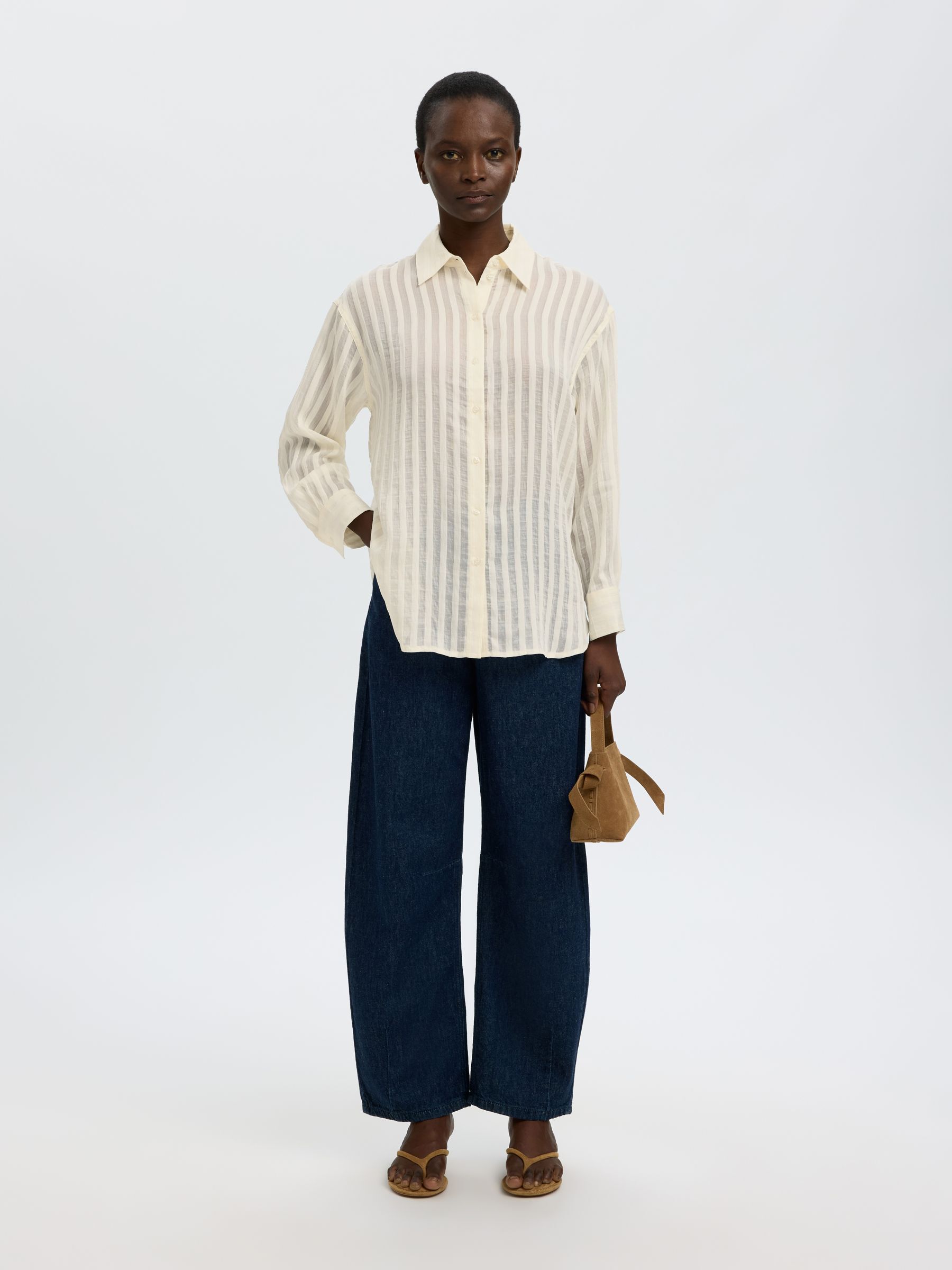 OVERSIZED FIT OVERHEMD MET LANGE MOUWEN