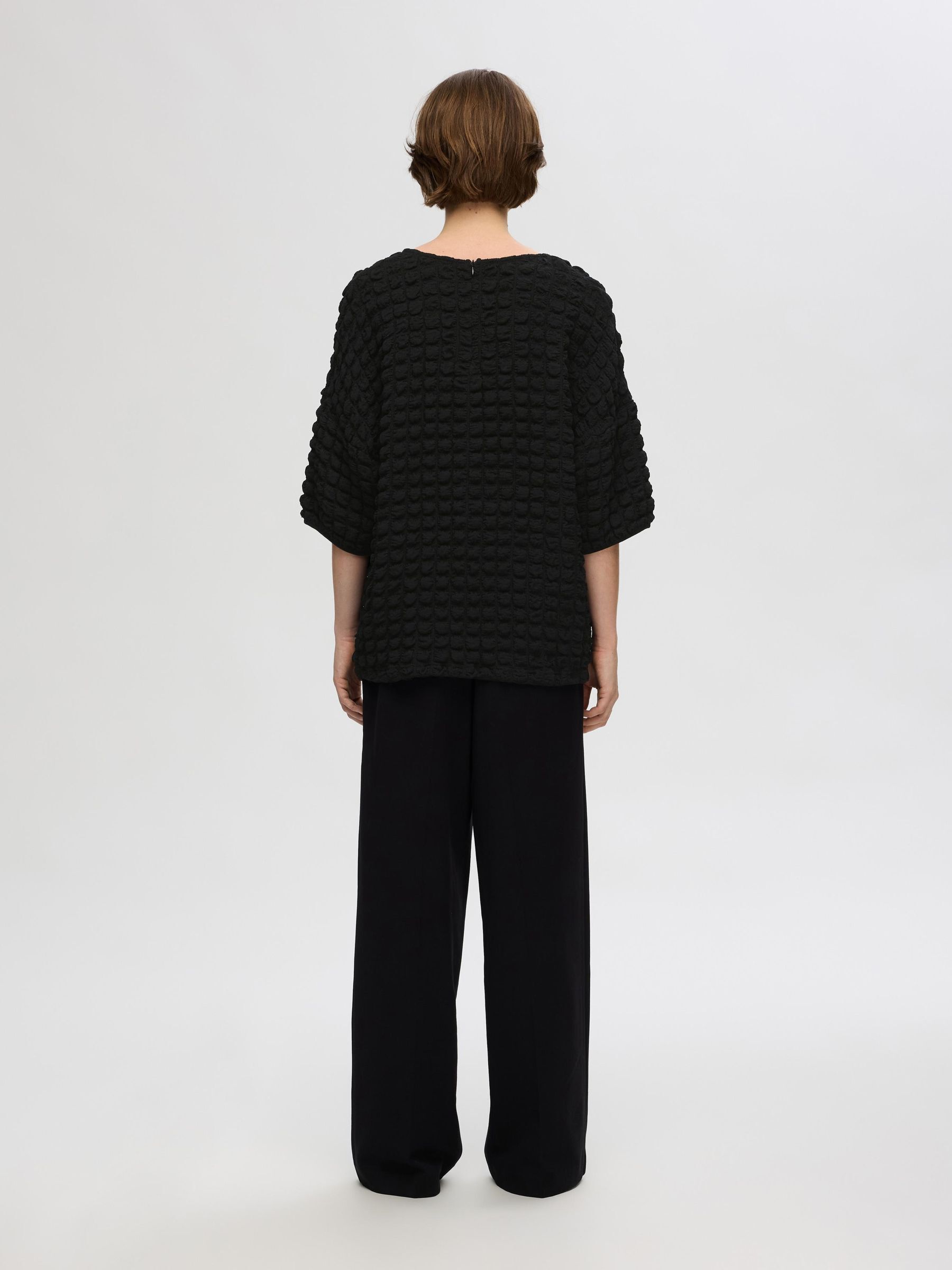 TEXTURED  3/4 SLEEVED TOP