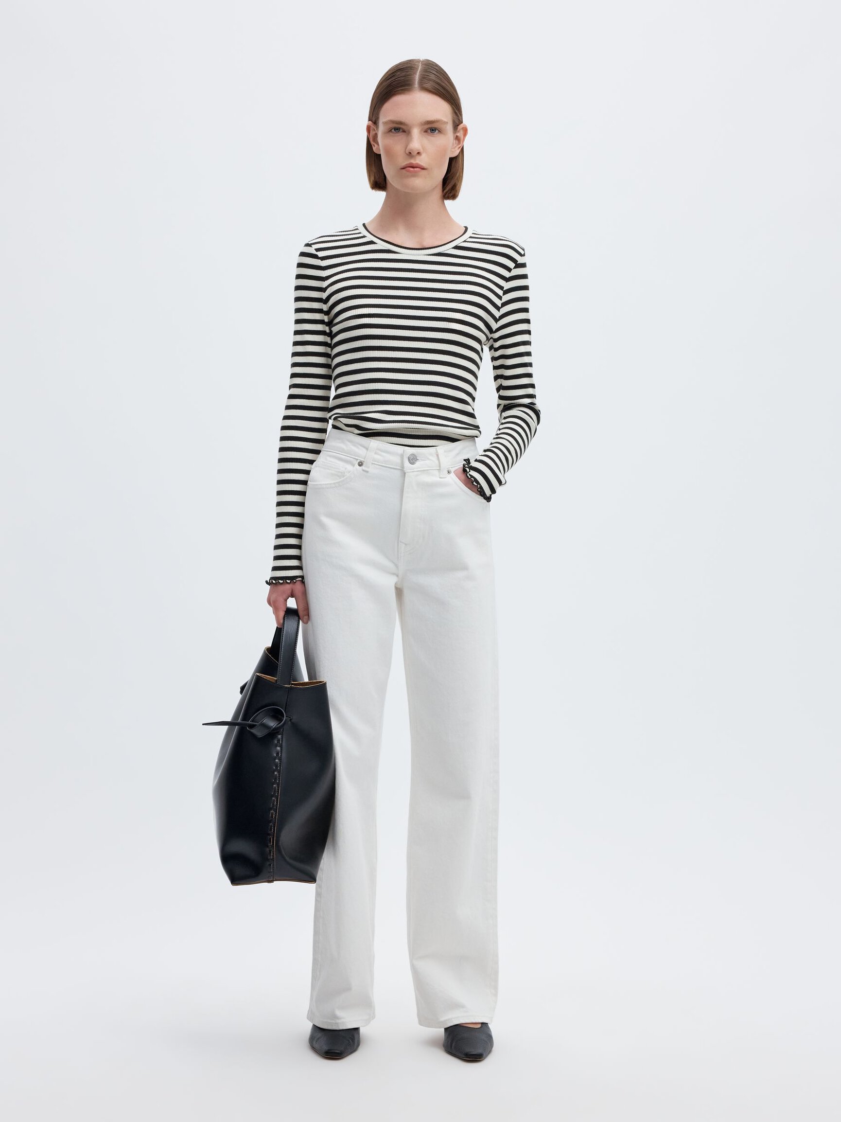 STRIPED LONG-SLEEVED T-SHIRT