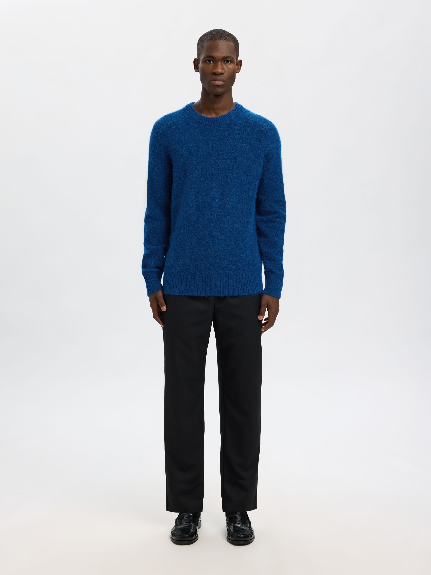 LONG-SLEEVED KNITTED JUMPER