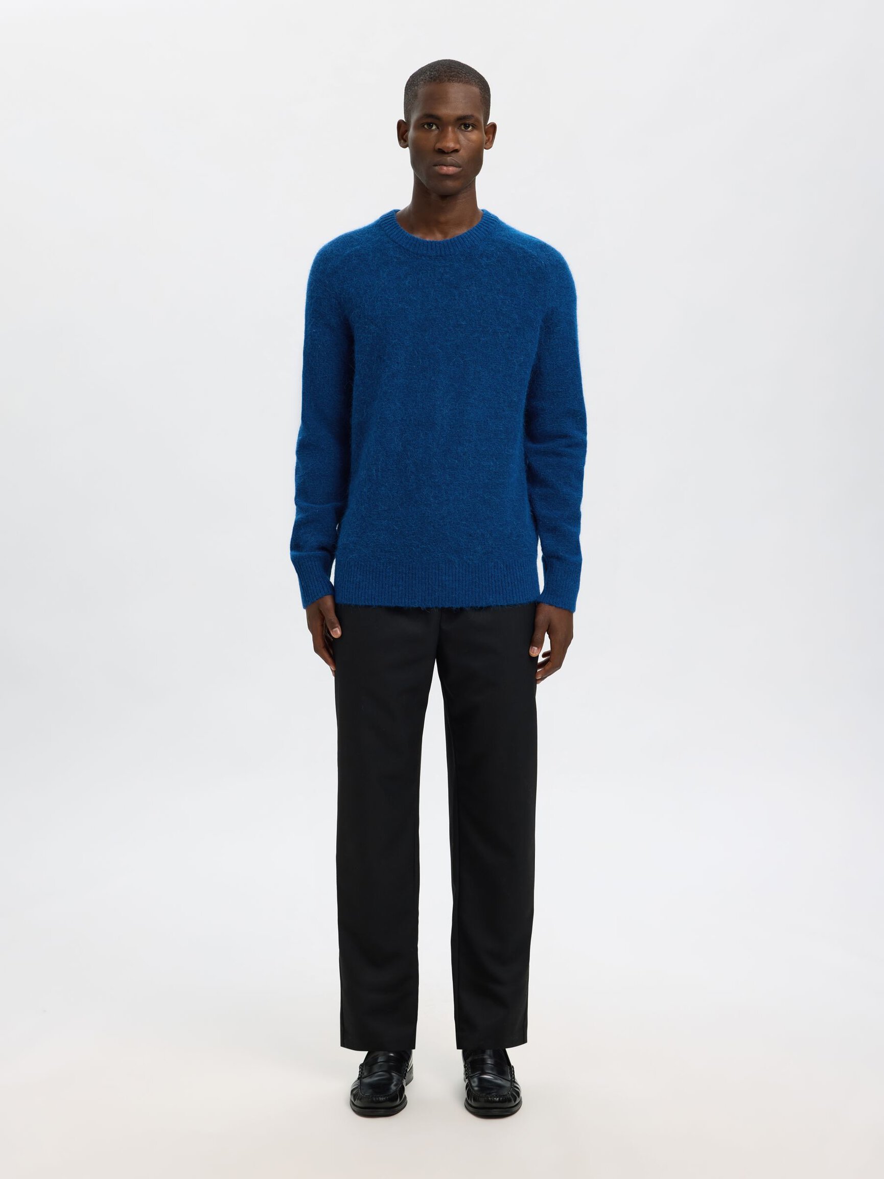 LONG-SLEEVED KNITTED JUMPER