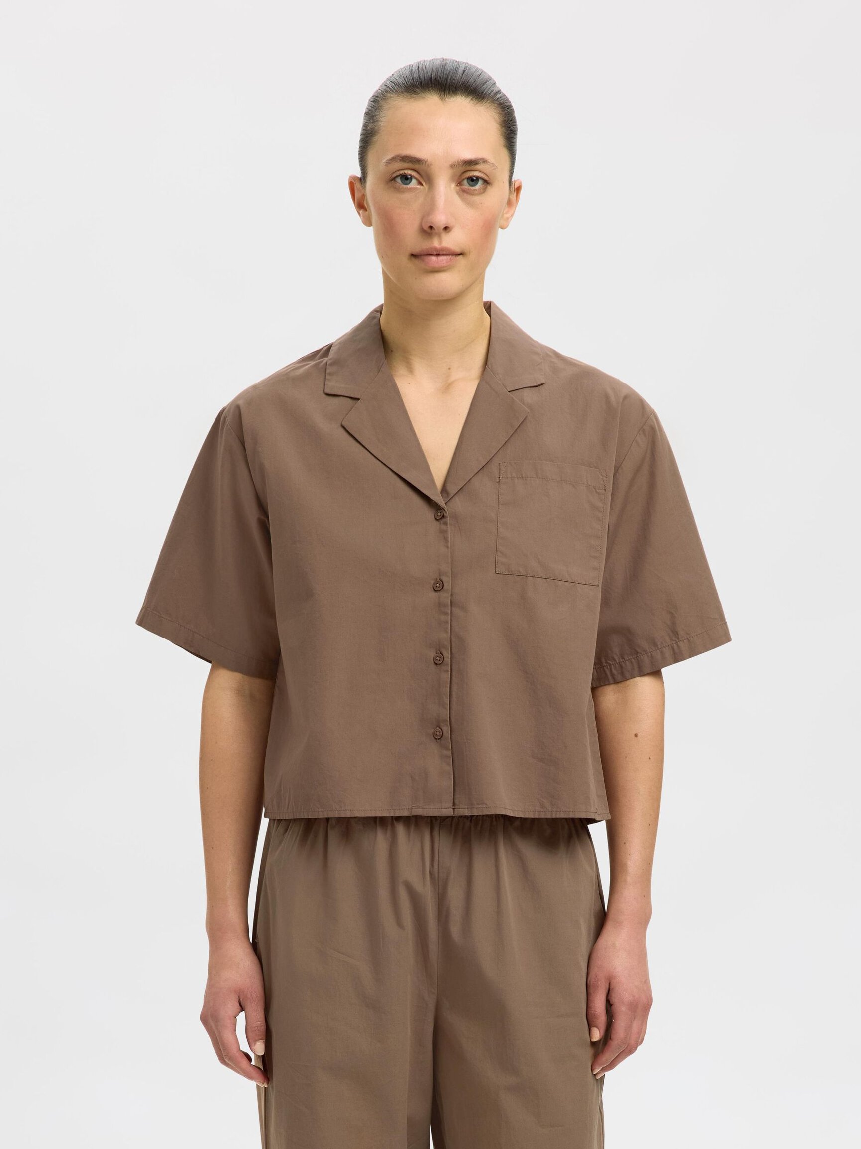 SHORT SLEEVED CROPPED SHIRT
