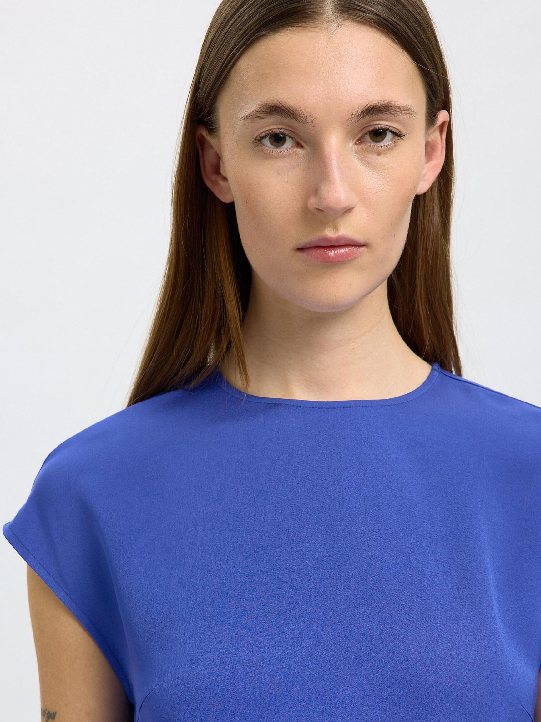 SHORT SLEEVED MAXI DRESS