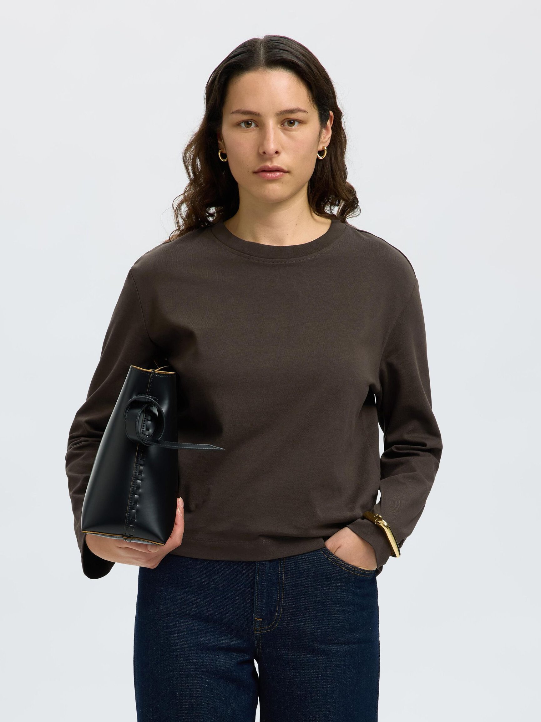 LONG-SLEEVED BOXY T-SHIRT