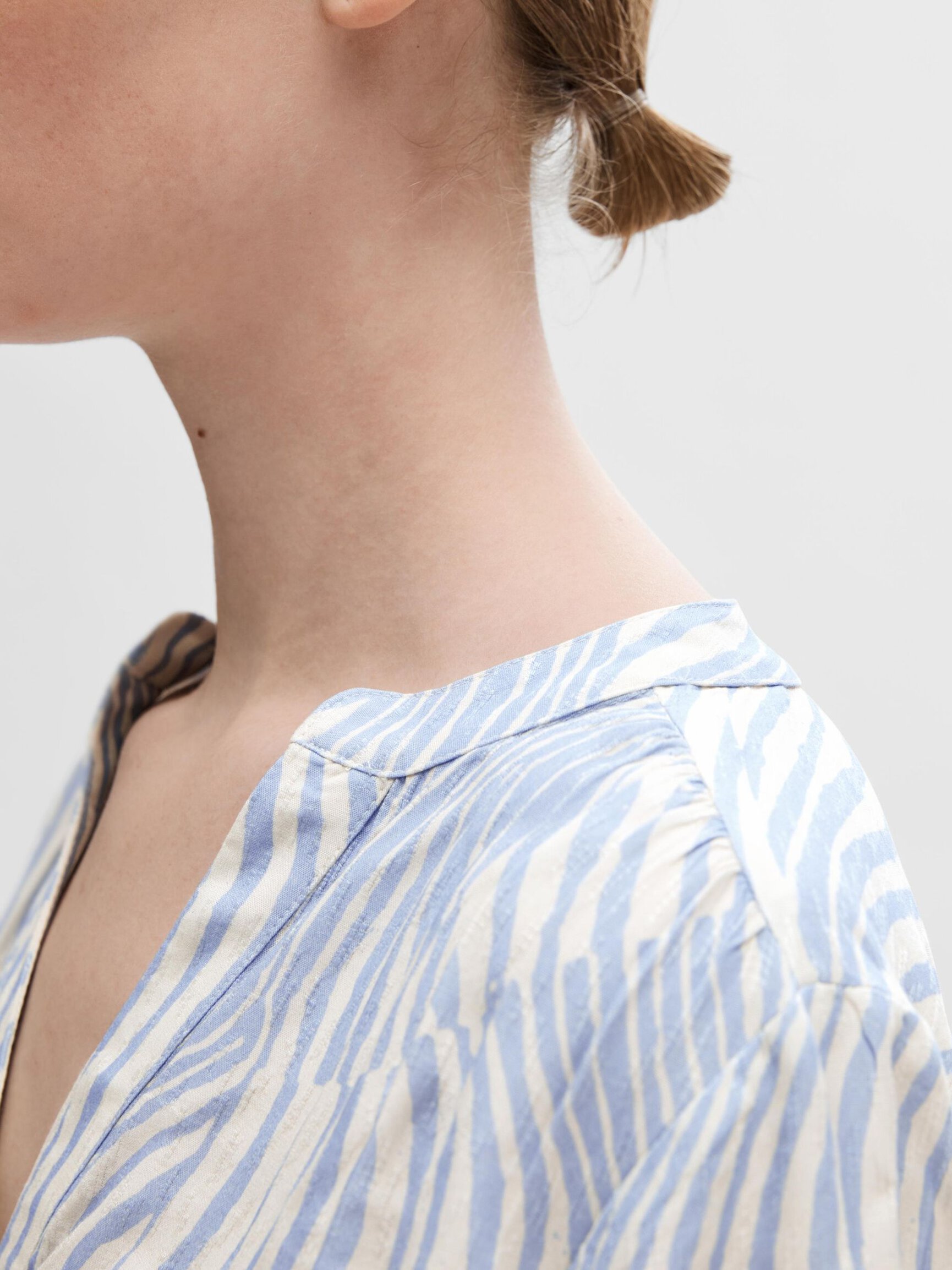 PRINTED SHORT SLEEVED TOP