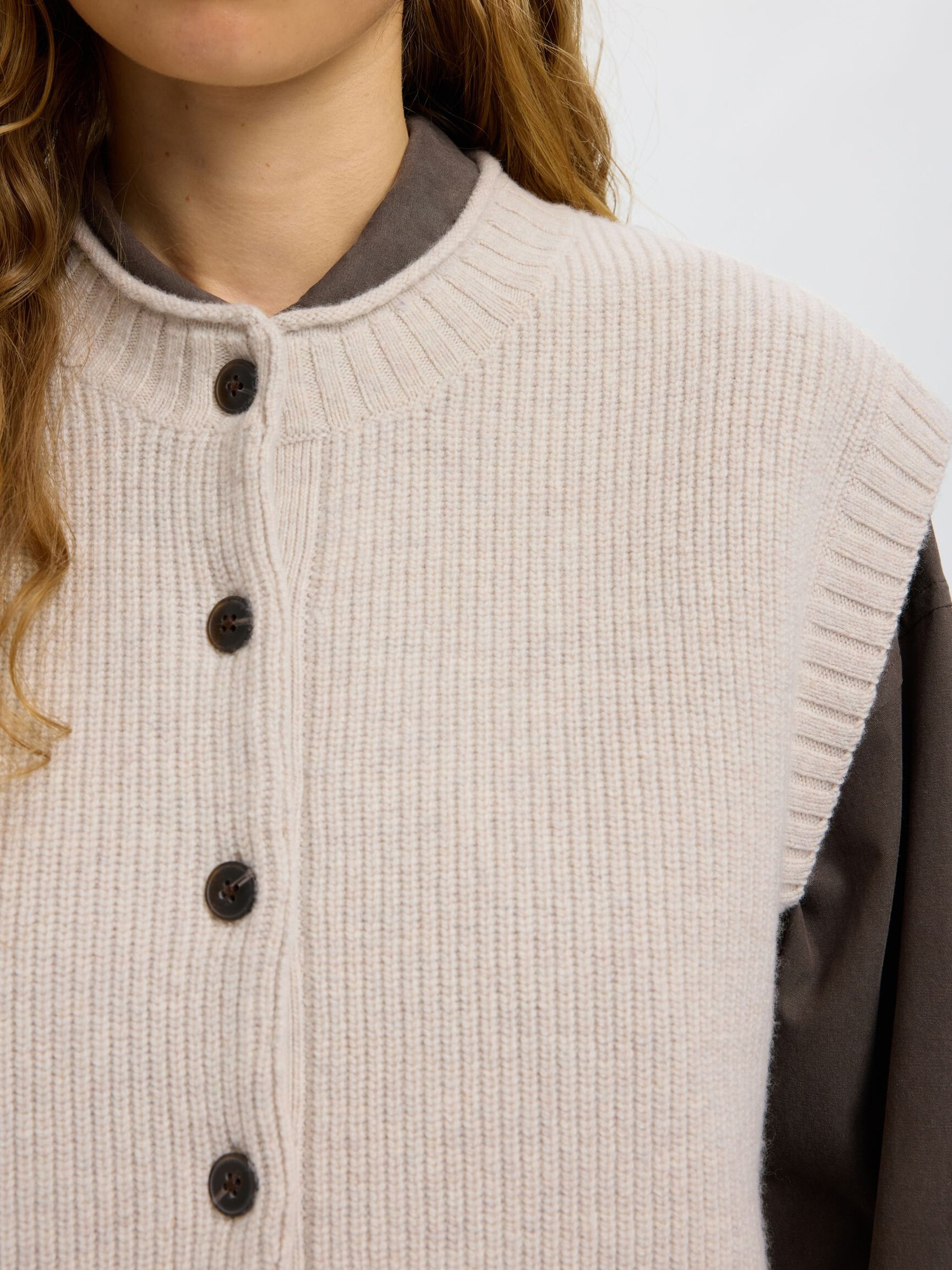 WOOL KNITTED VEST