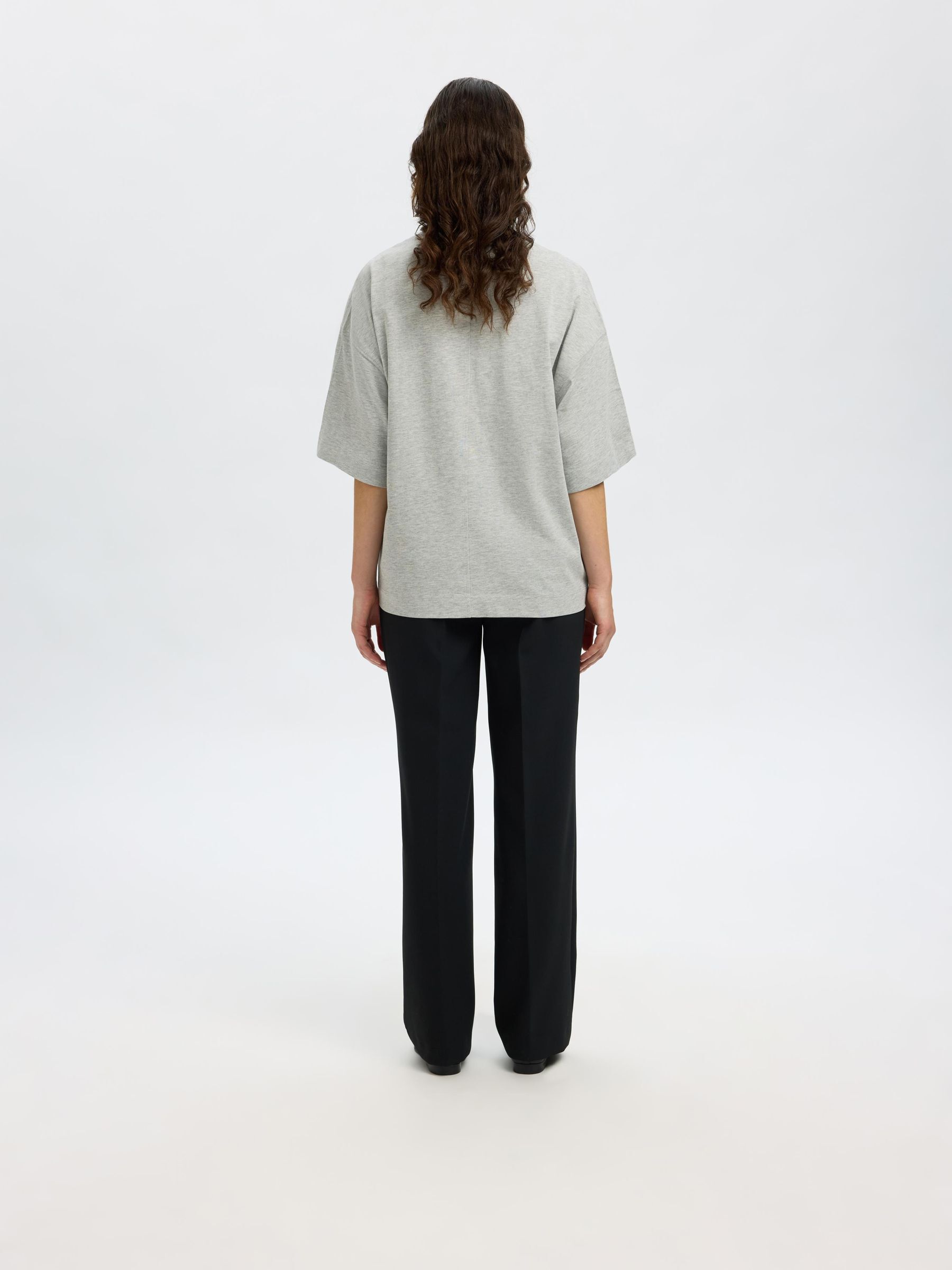 ESSENTIAL OVERSIZED T-SHIRT