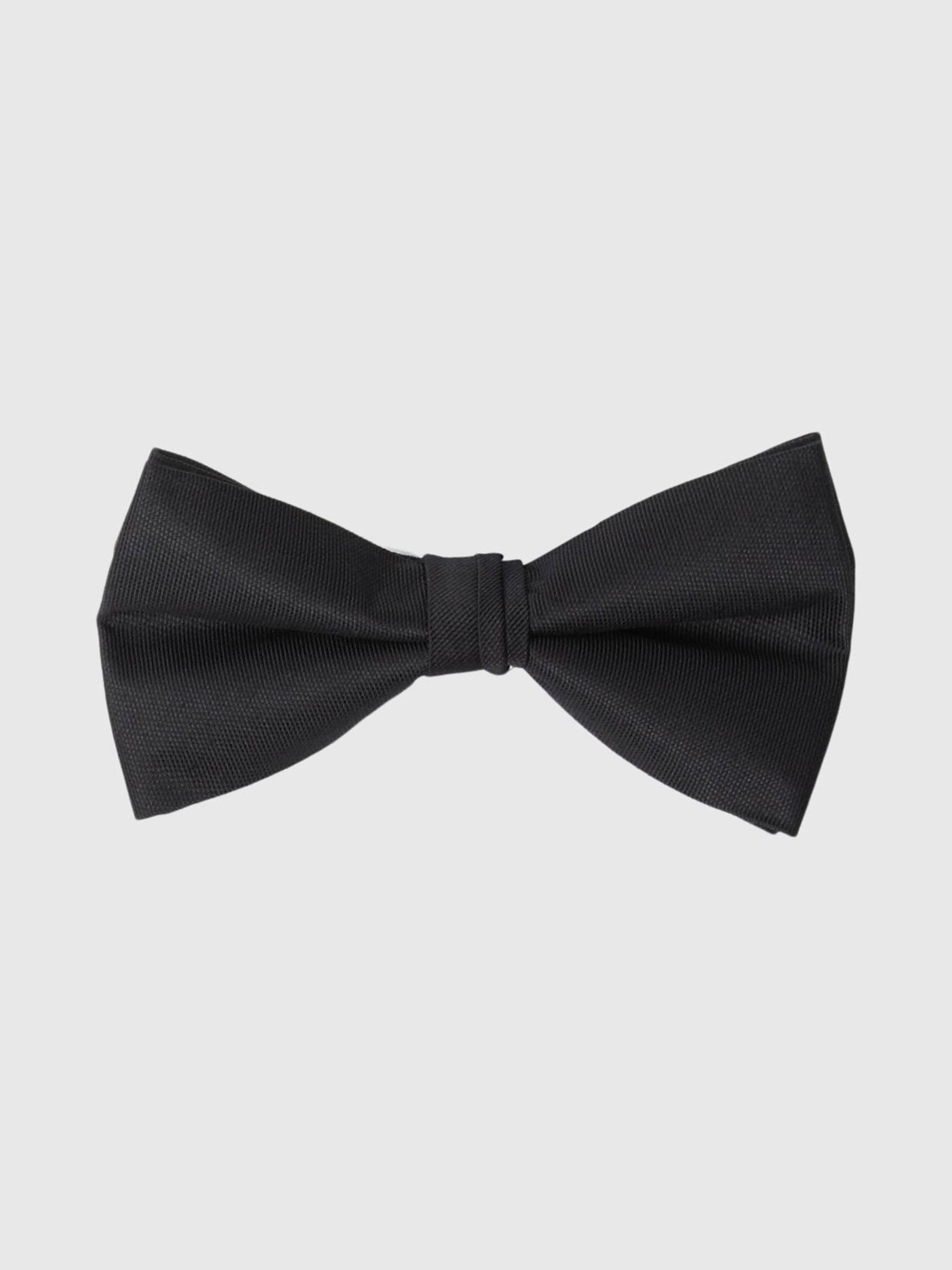 PLAIN BOW TIE