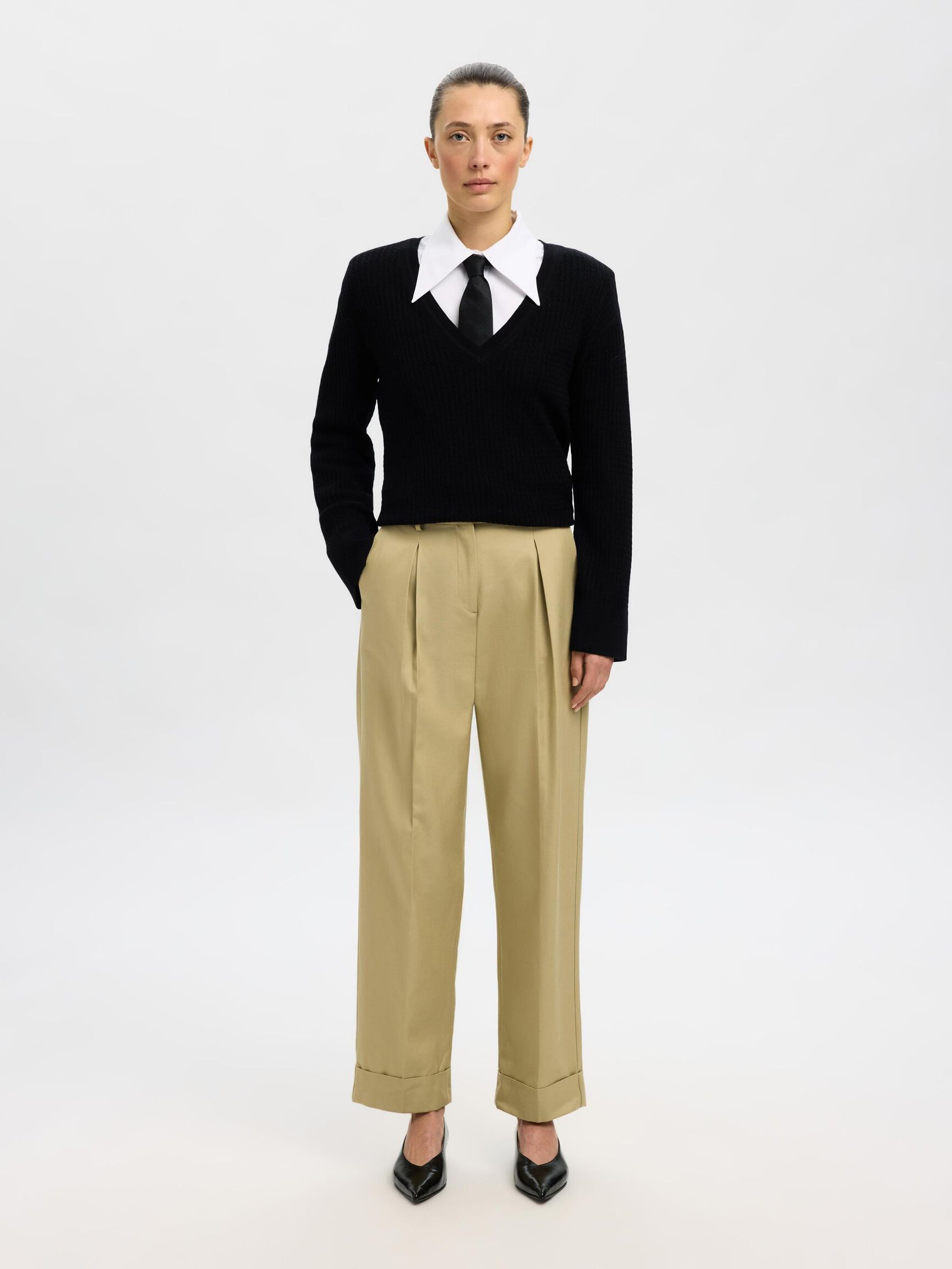 100% MERINO V-NECK JUMPER