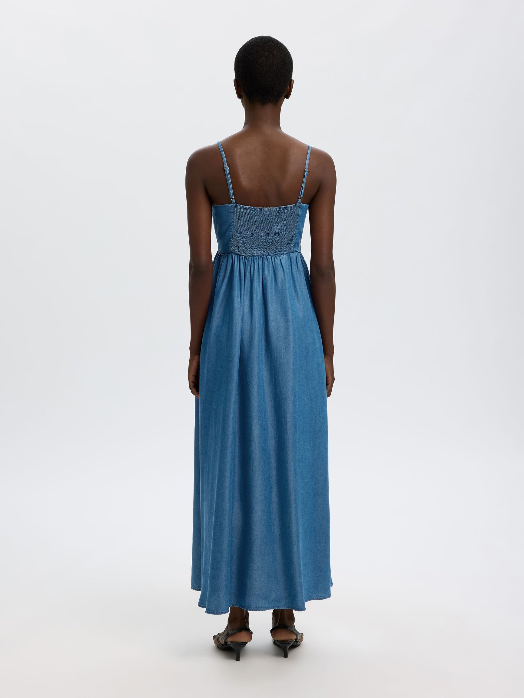SLEEVELESS MAXI DRESS