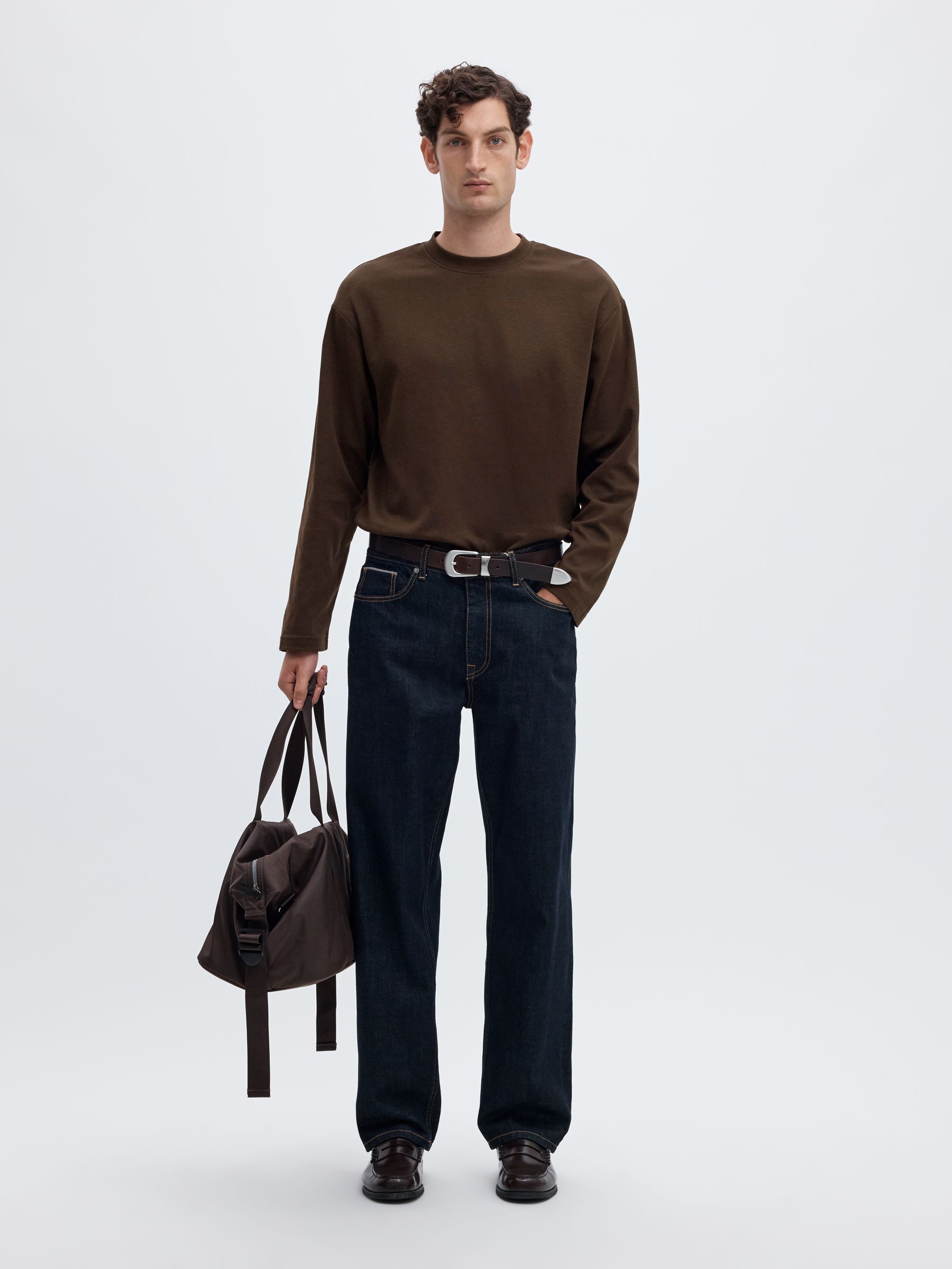 LOOSE FIT T-SHIRT MET LANGE MOUWEN