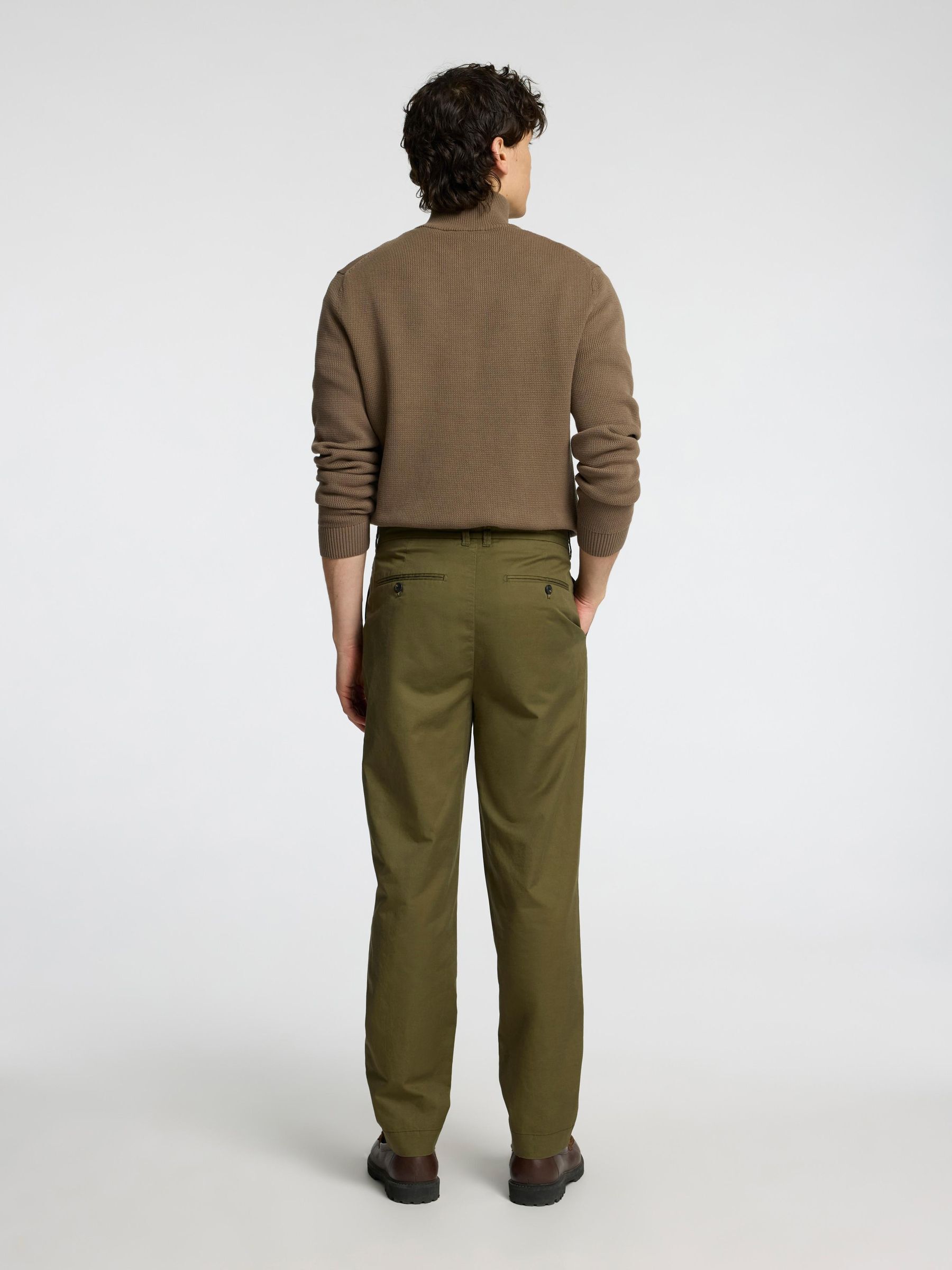 COUPE DÉCONTRACTÉE PANTALON RACCOURCI