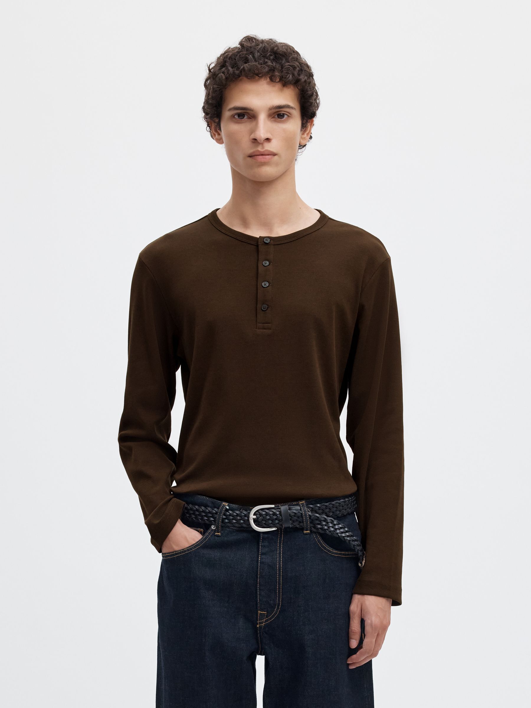 RIBBED BUTTON LONG-SLEEVED T-SHIRT