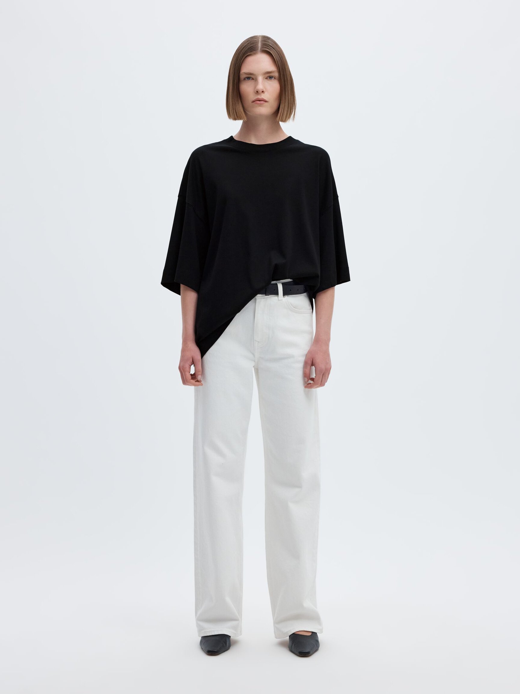 ESSENTIAL OVERSIZED T-SHIRT