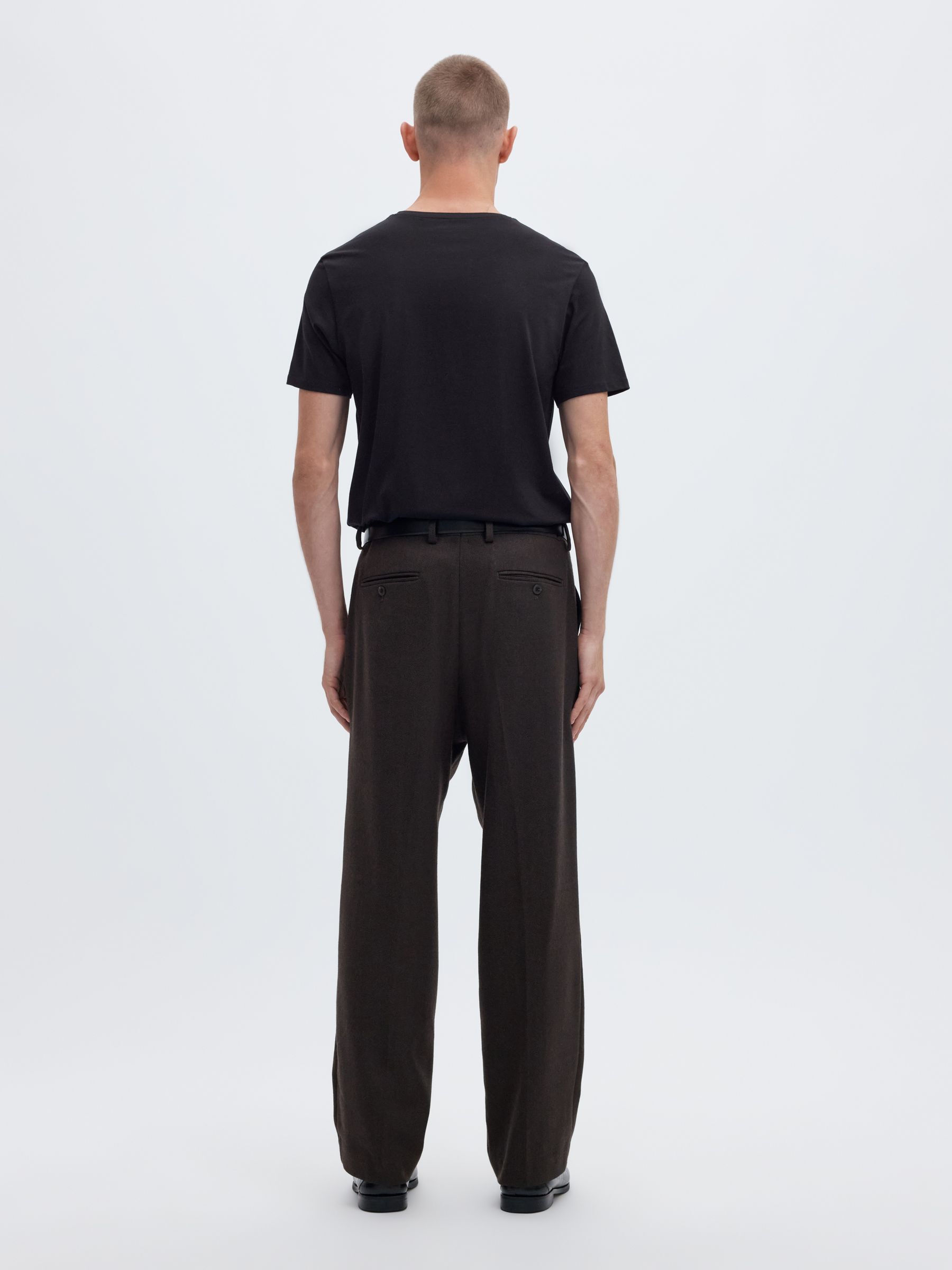 V-NECK T-SHIRT