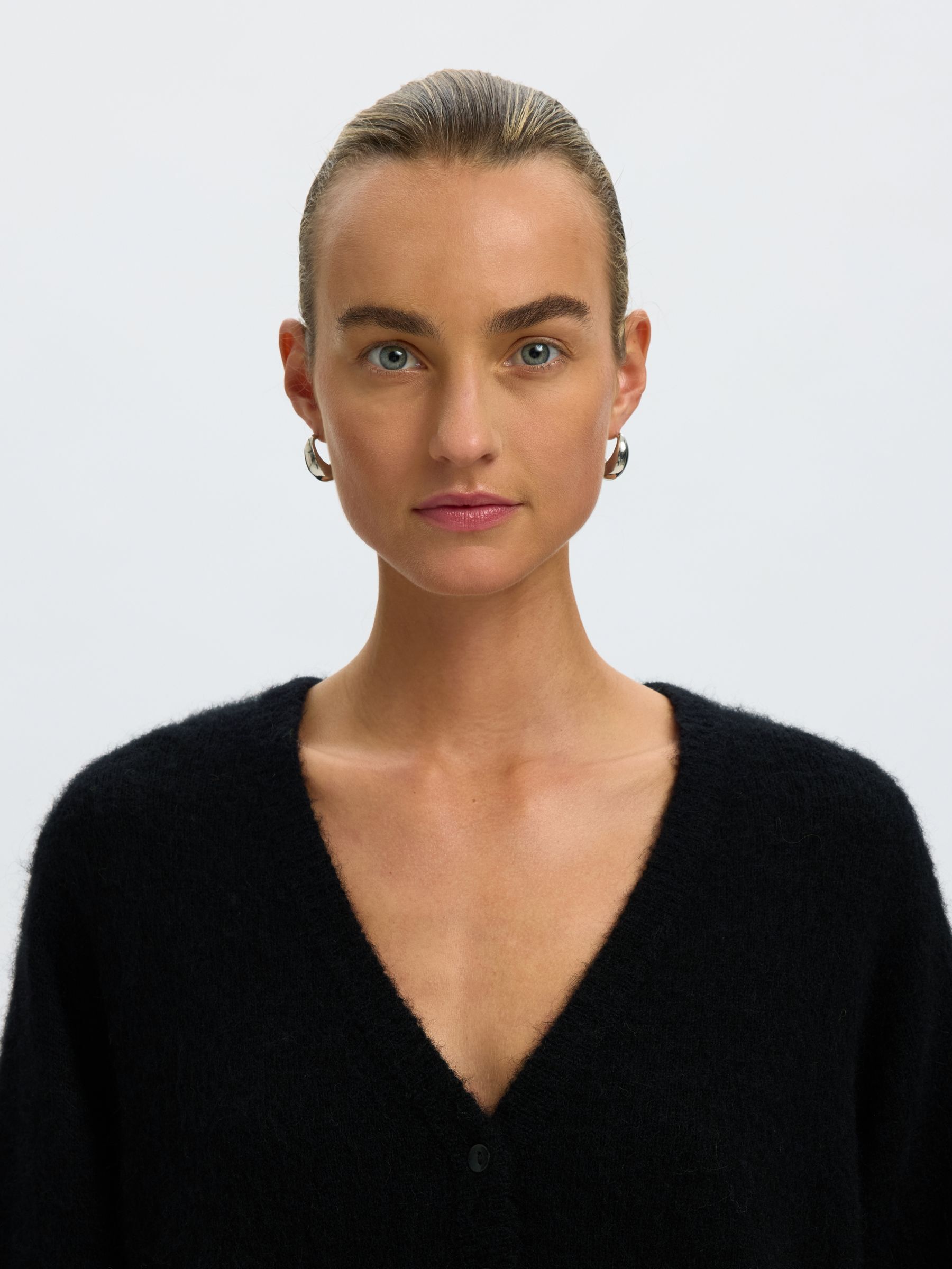 BRUSHED V-NECK CARDIGAN