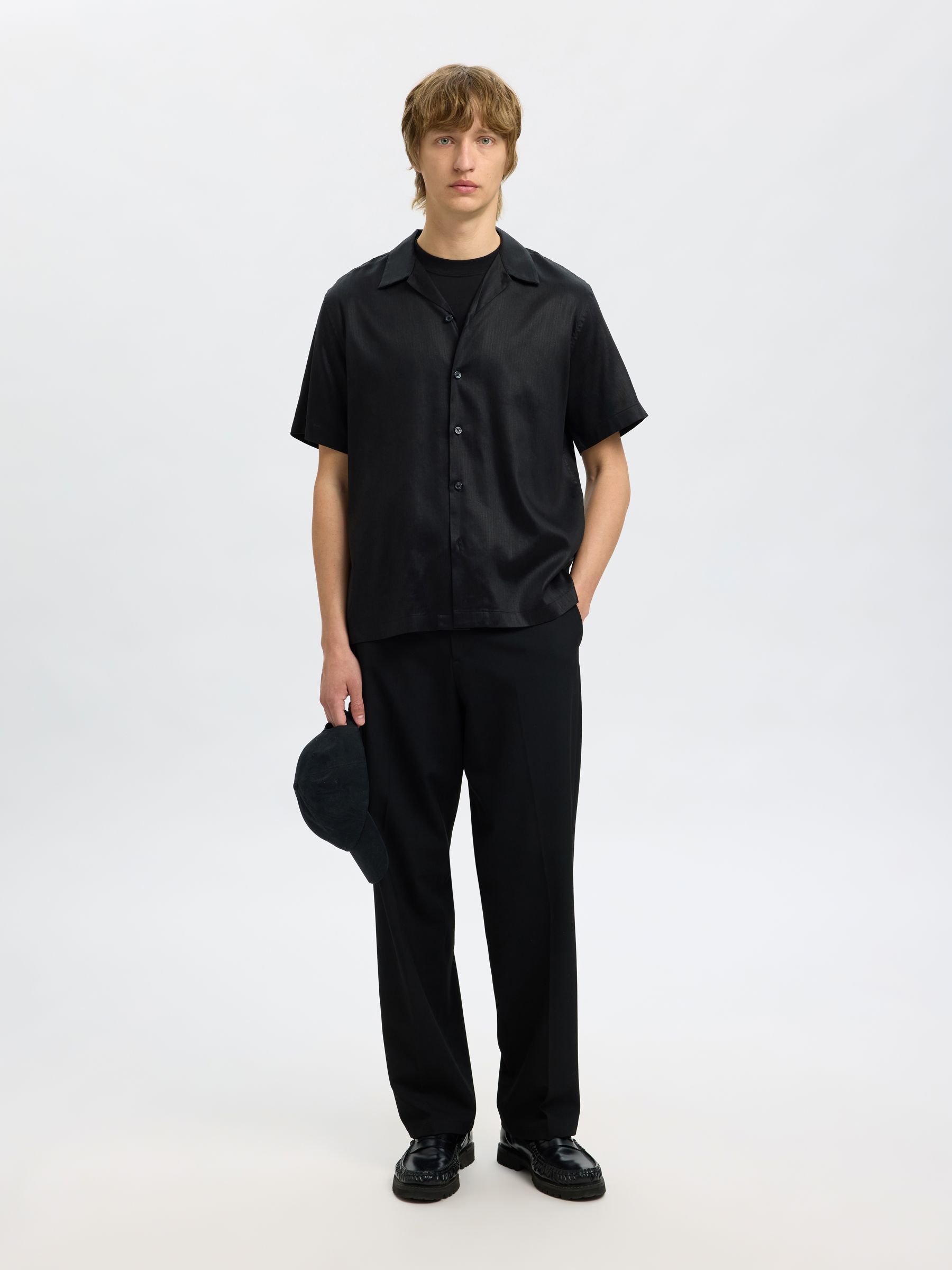 PRINTED SHORT SLEEVED SHIRT