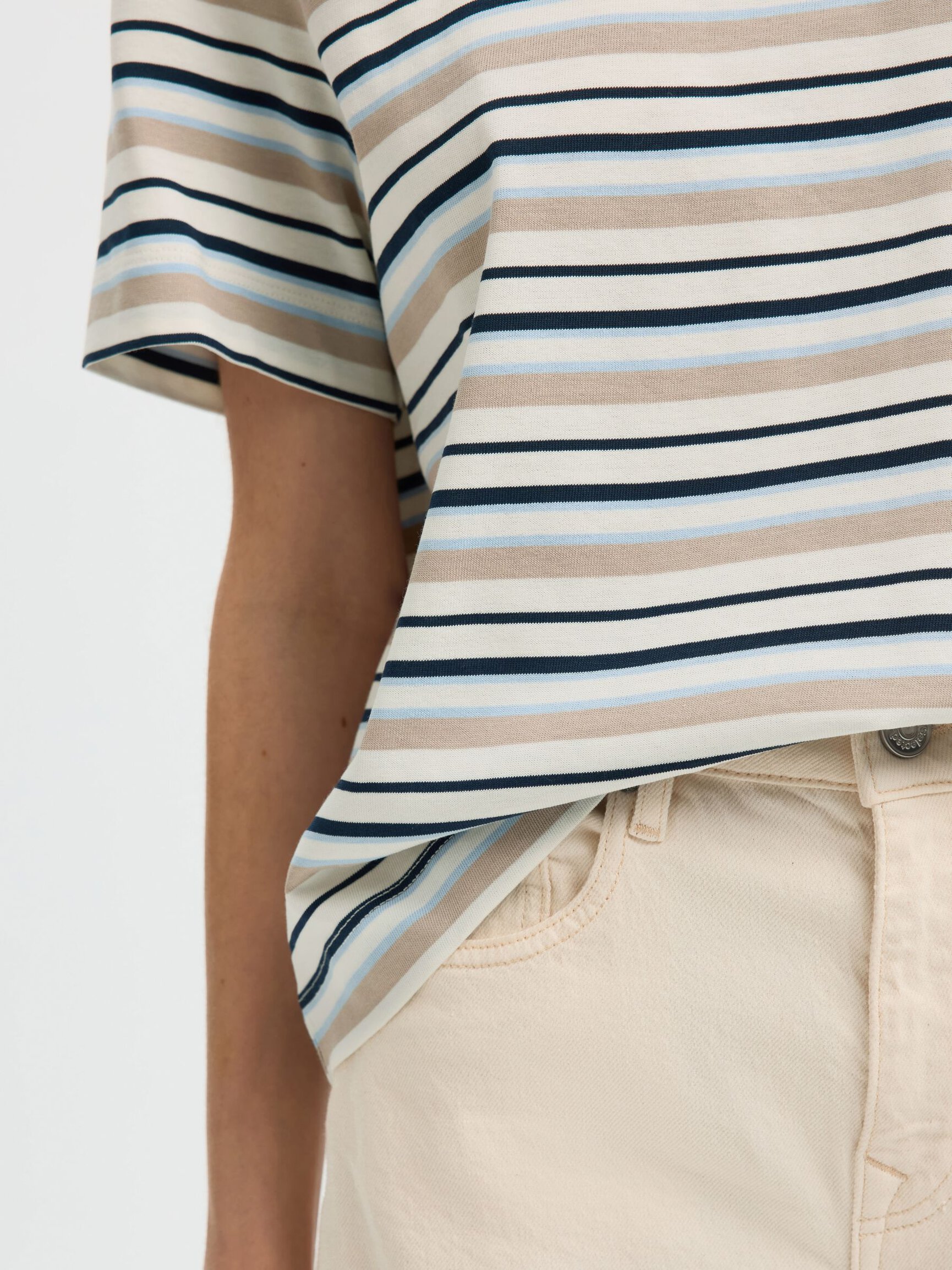 STRIPED BOXY FIT T-SHIRT