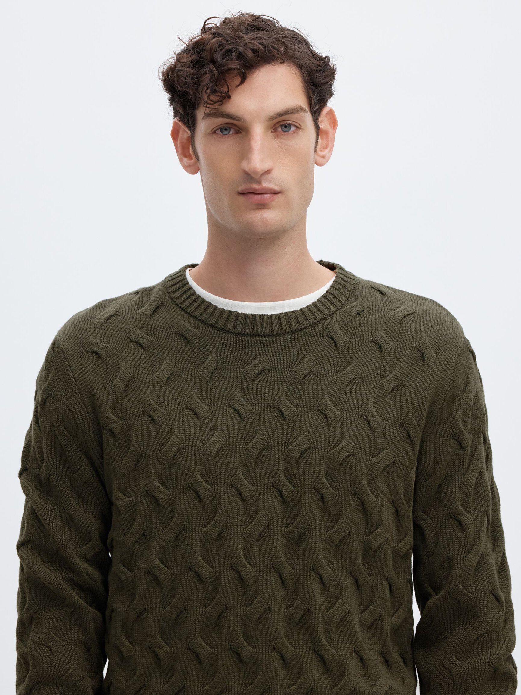 MAILLE TORSADÉE PULL RAS DU COU