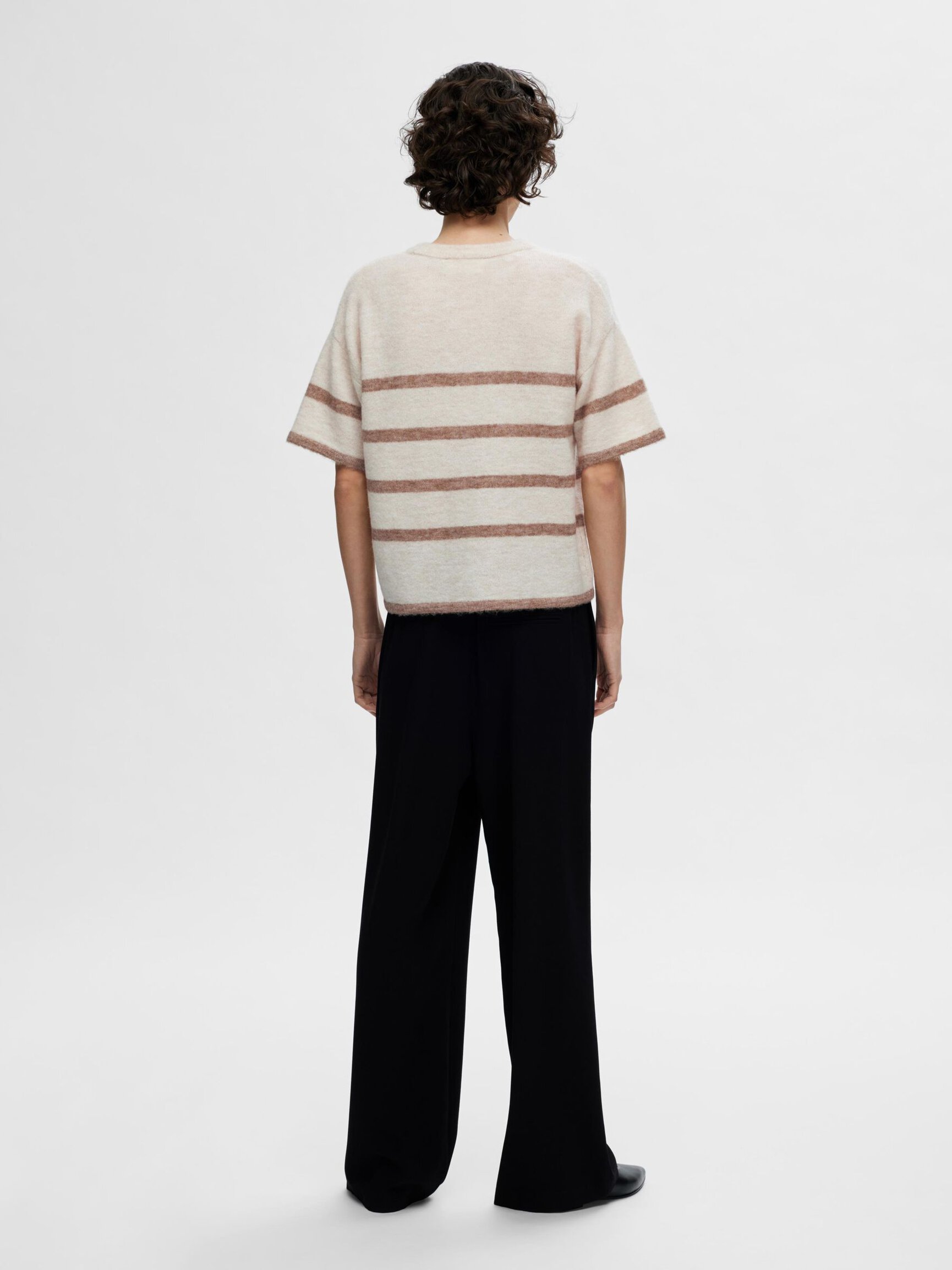 SHORT-SLEEVED WOOL BLEND TOP