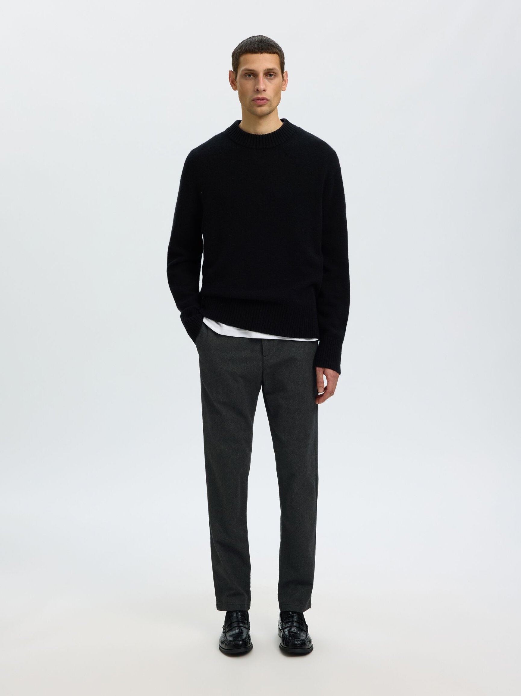175 SLIM-FIT BRUSHED CHINOS