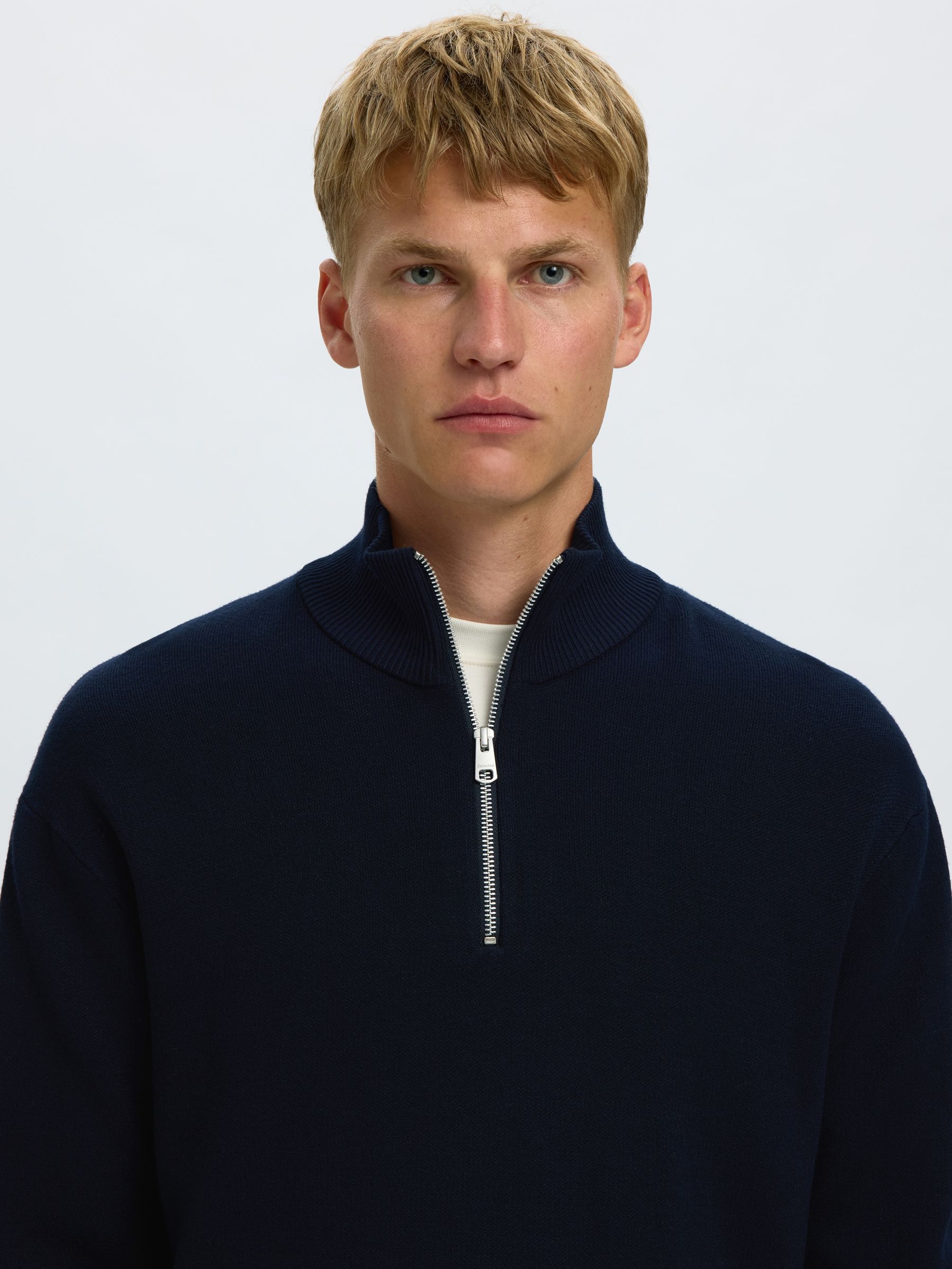 HALF ZIP PULLOVER
