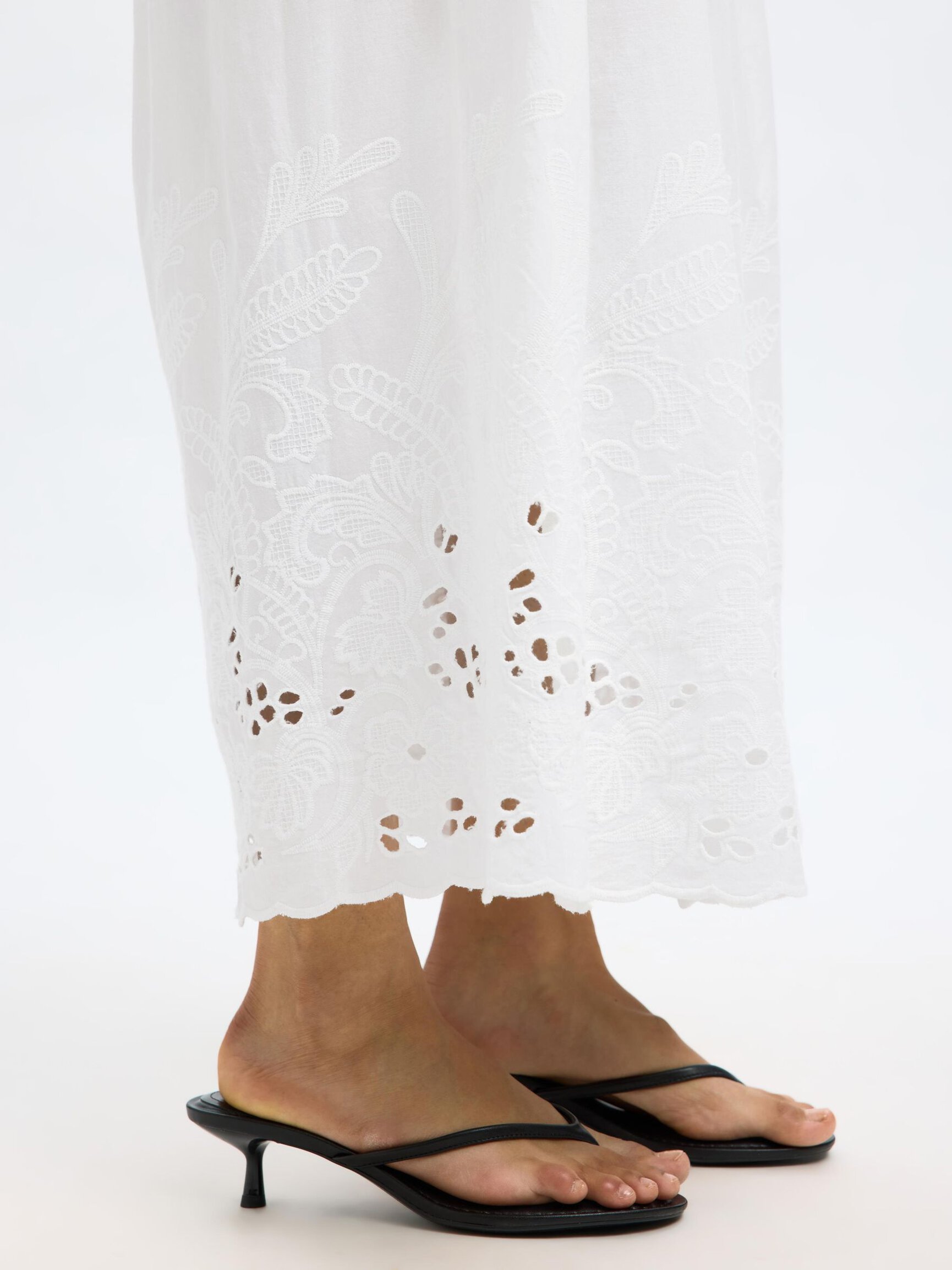 BRODERIE ANGLAISE MAXI SKIRT