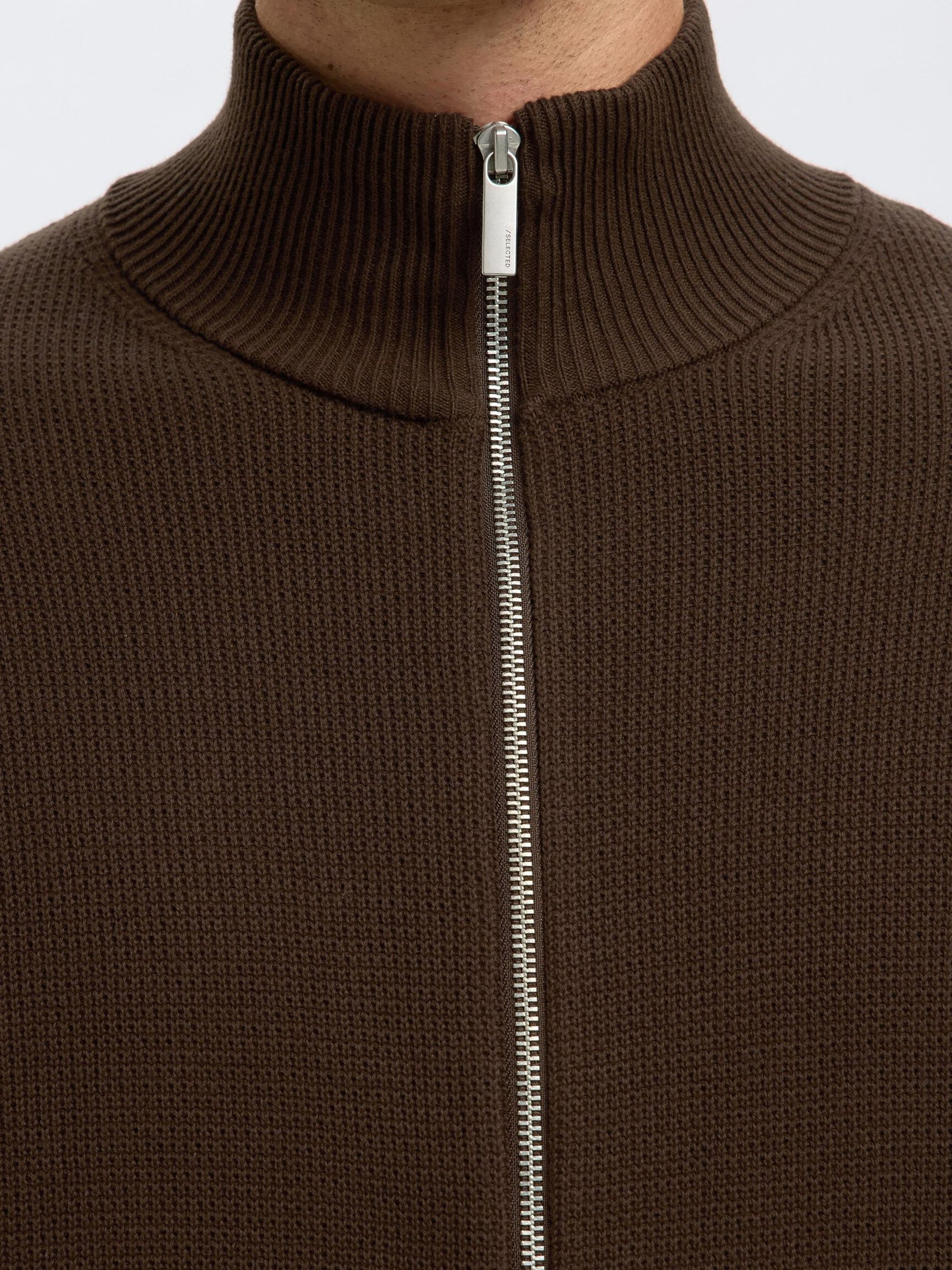 ZIPPED HIGH NECK KNITTED CARDIGAN