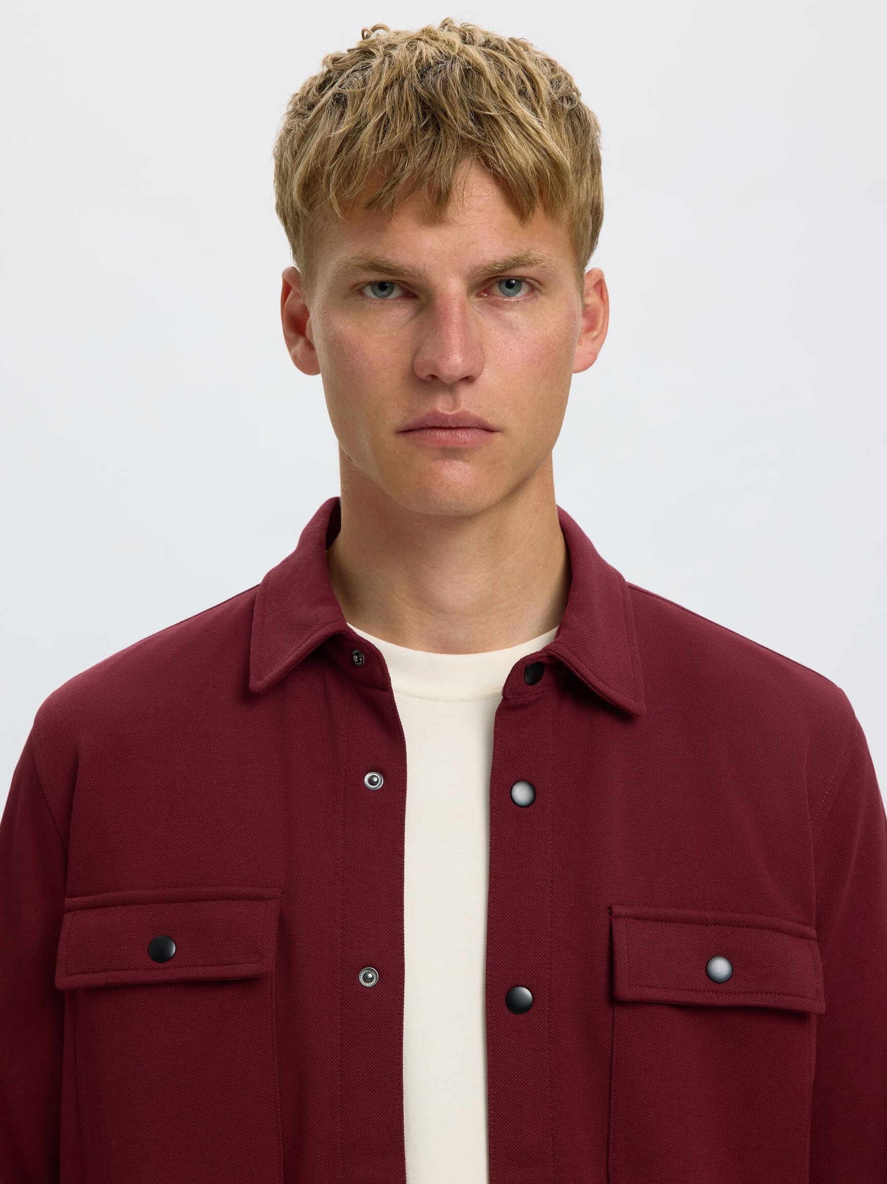 KLASSISCHES OVERSHIRT