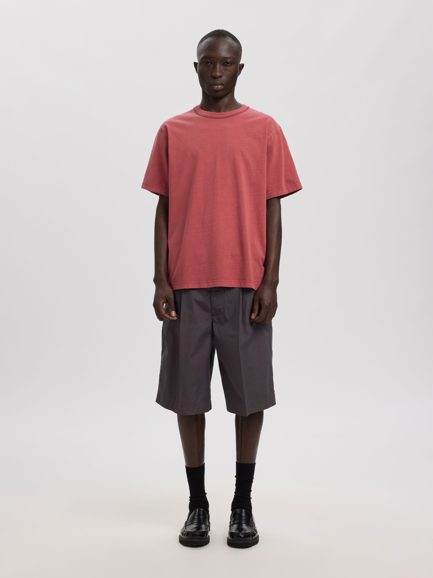 SHORT SLEEVED CREWNECK T-SHIRT