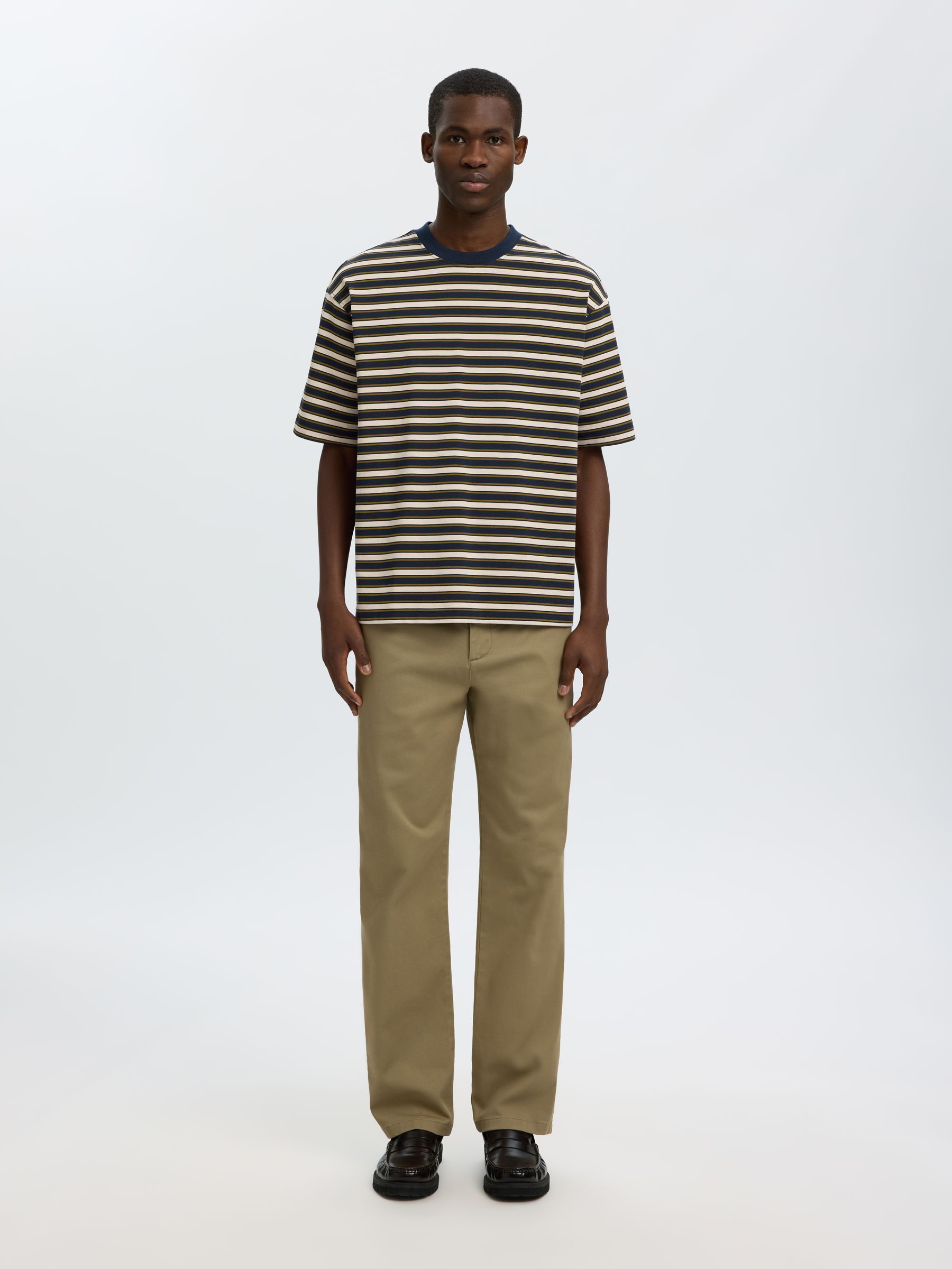 RELAXED FIT T-SHIRT