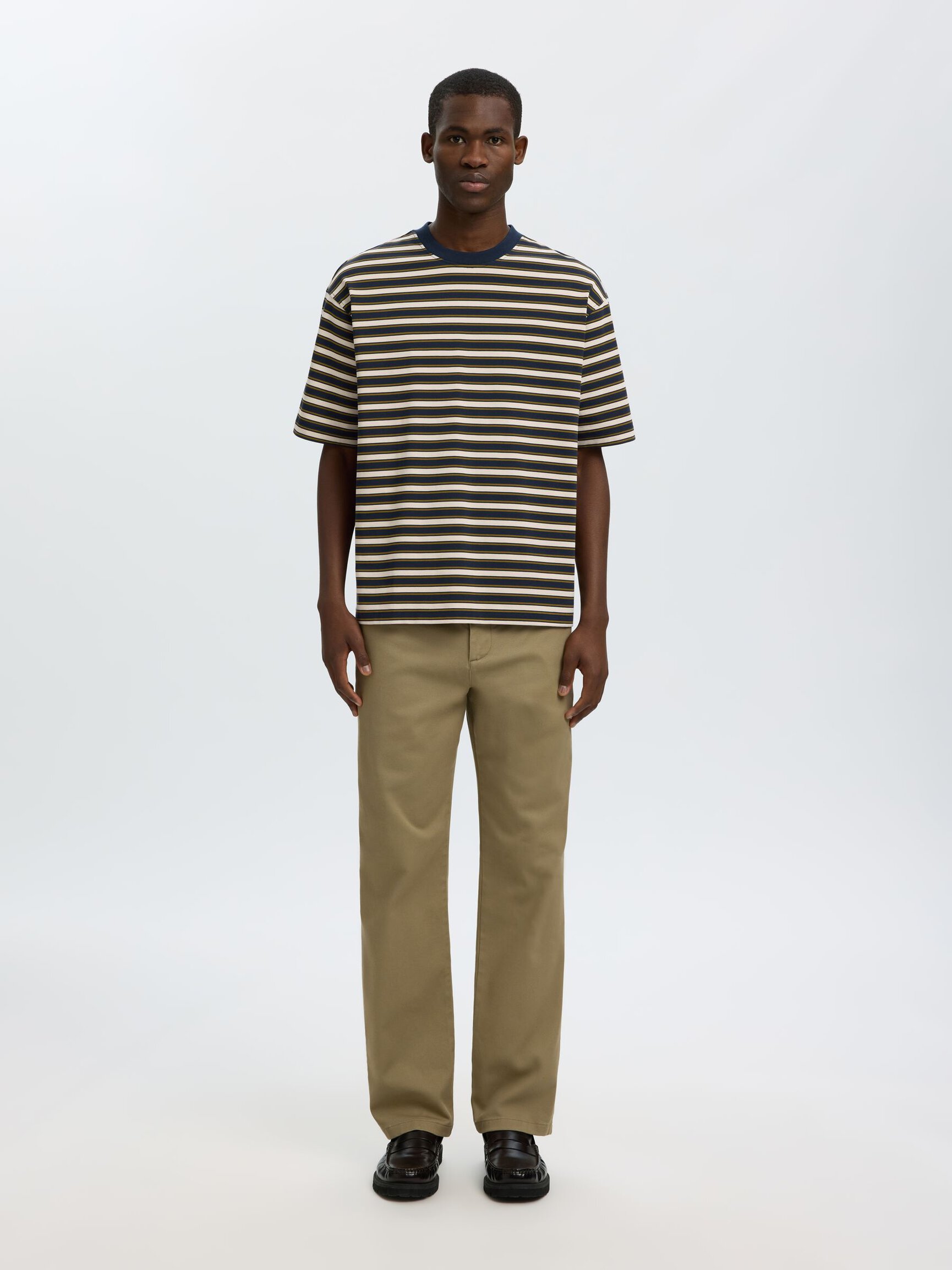 RELAXED FIT T-SHIRT
