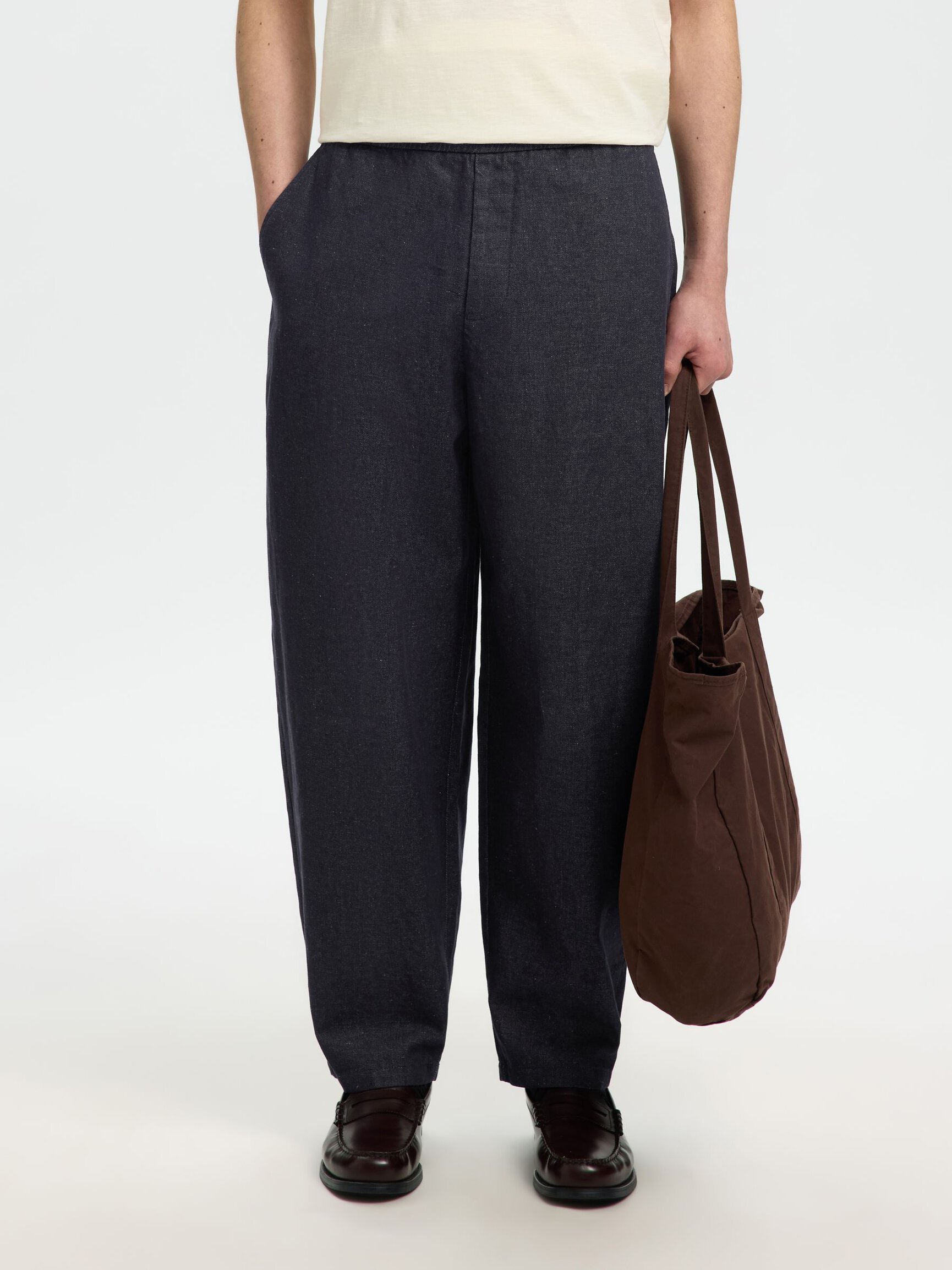 COTTON BLEND BARREL FIT TROUSERS