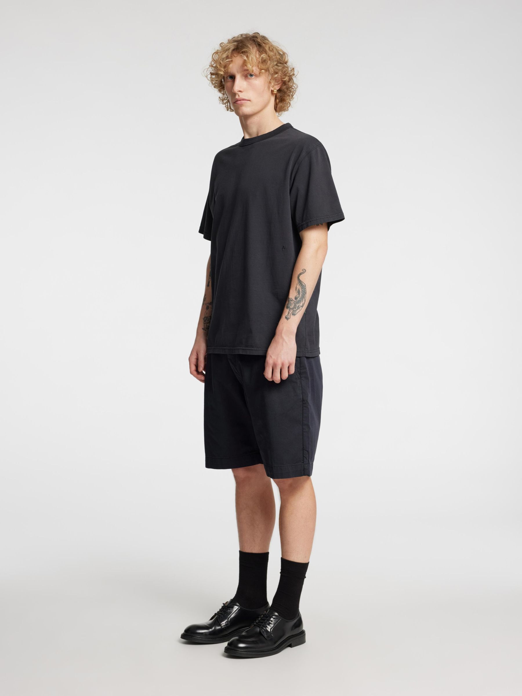 LOOSE FIT CHINO SHORTS