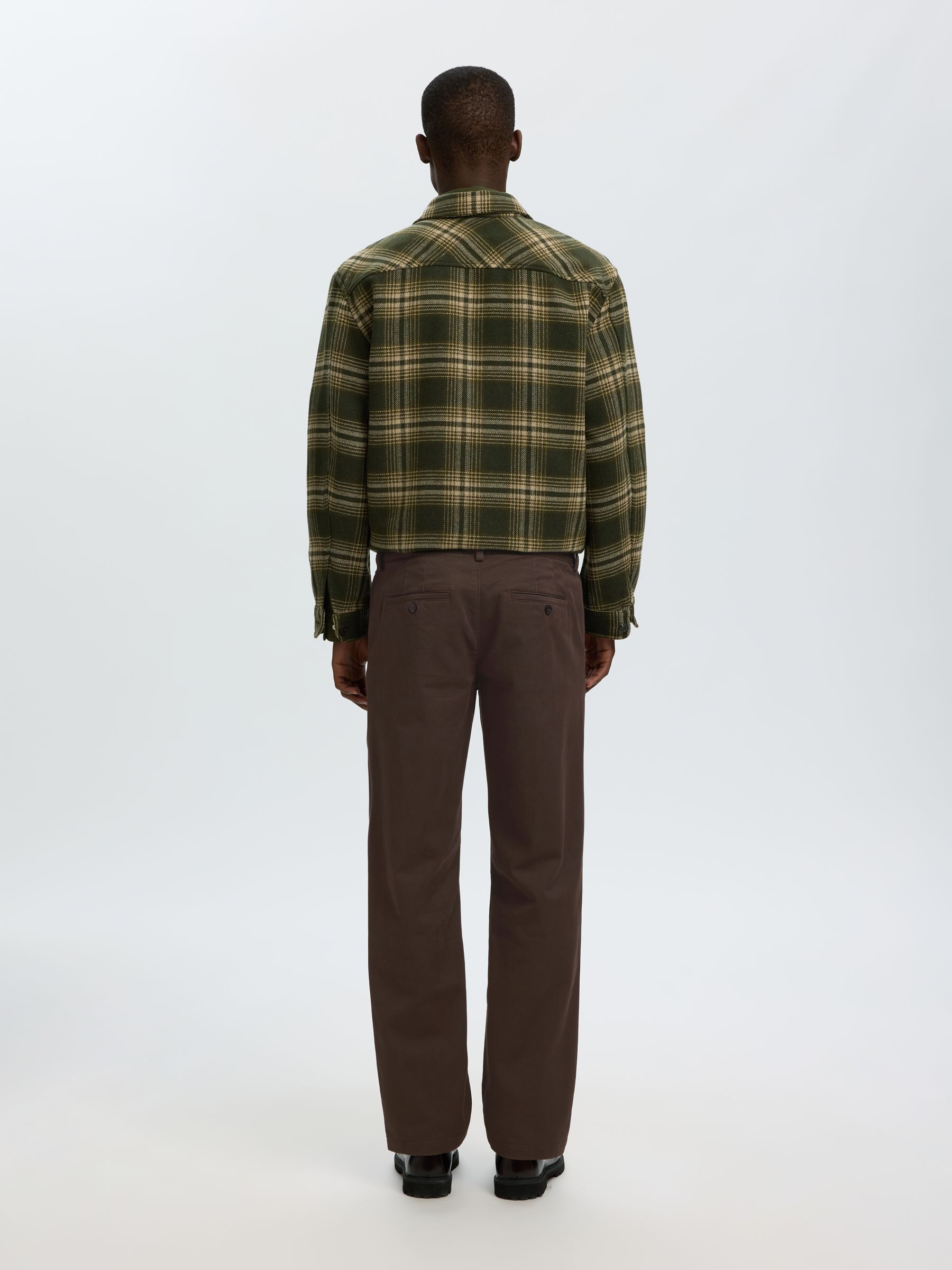 STRAIGHT FIT CHINOS