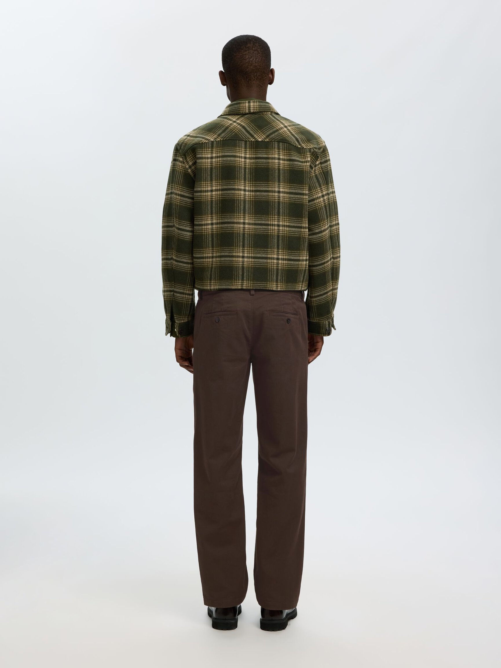 STRAIGHT FIT CHINOS