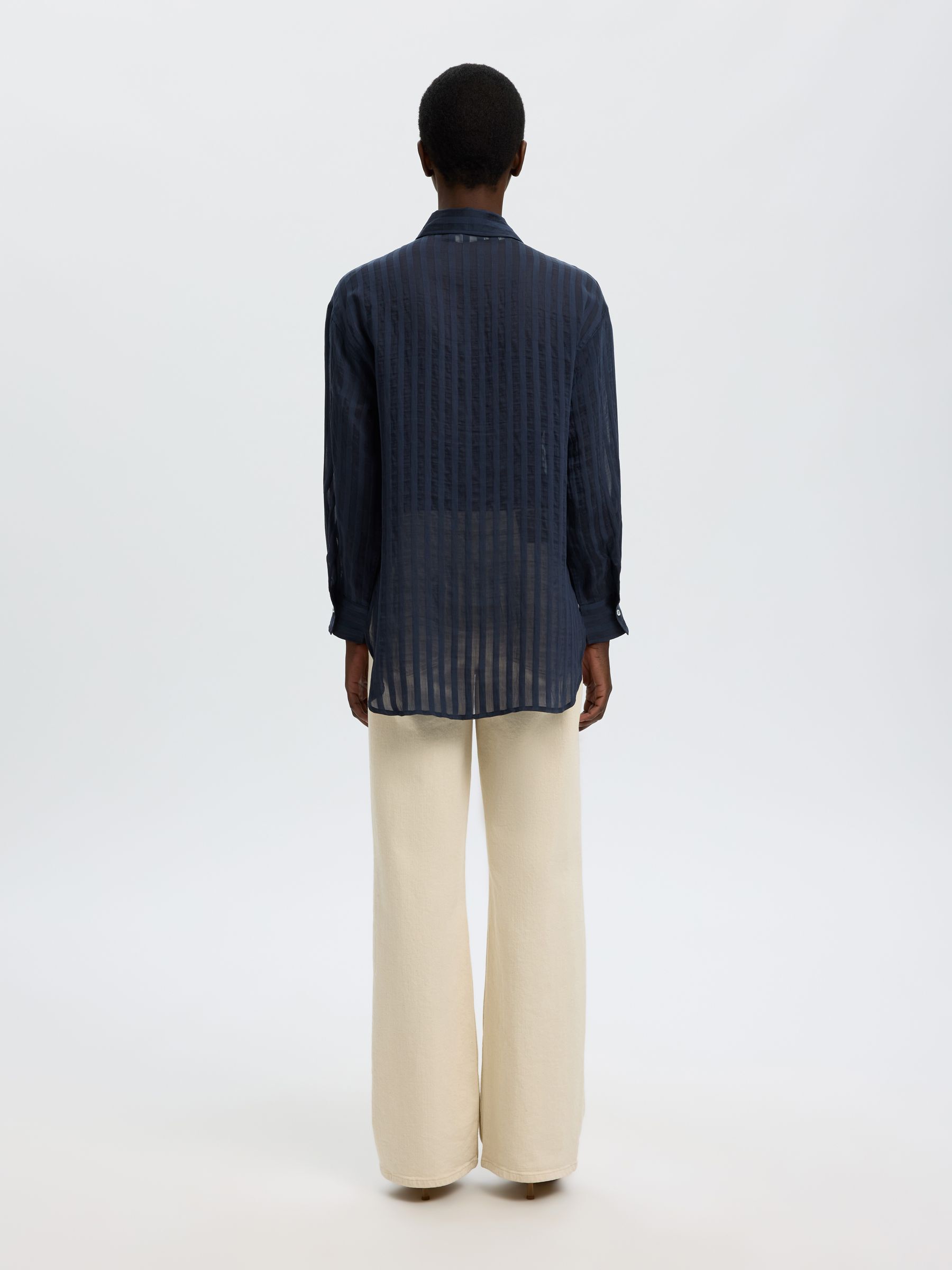 OVERSIZED FIT OVERHEMD MET LANGE MOUWEN