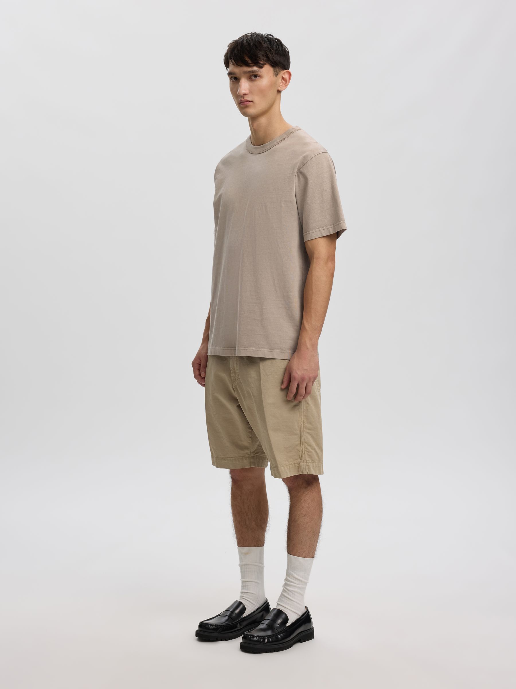 SHORT SLEEVED CREWNECK T-SHIRT
