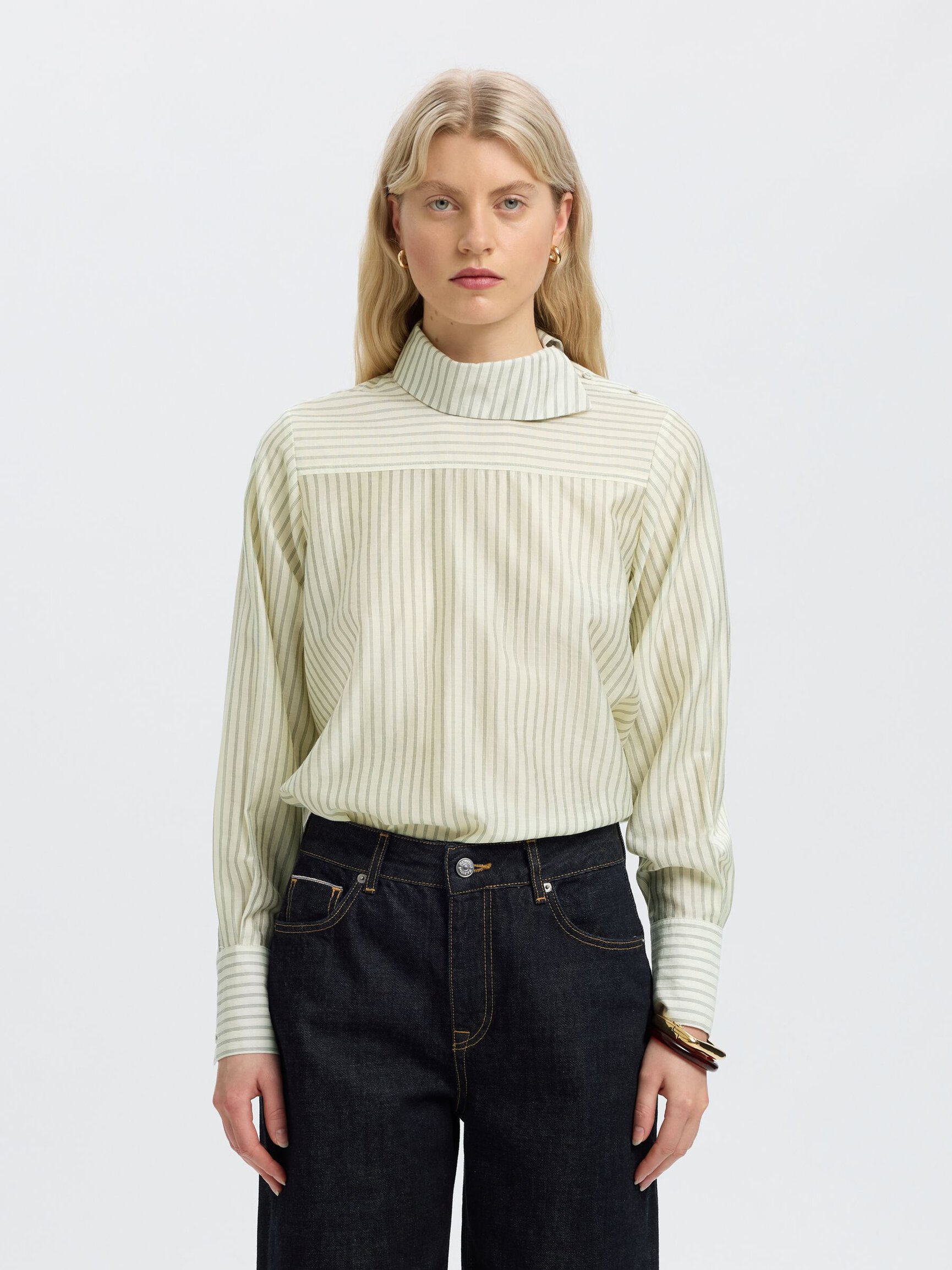RELAXED FIT BLOUSE