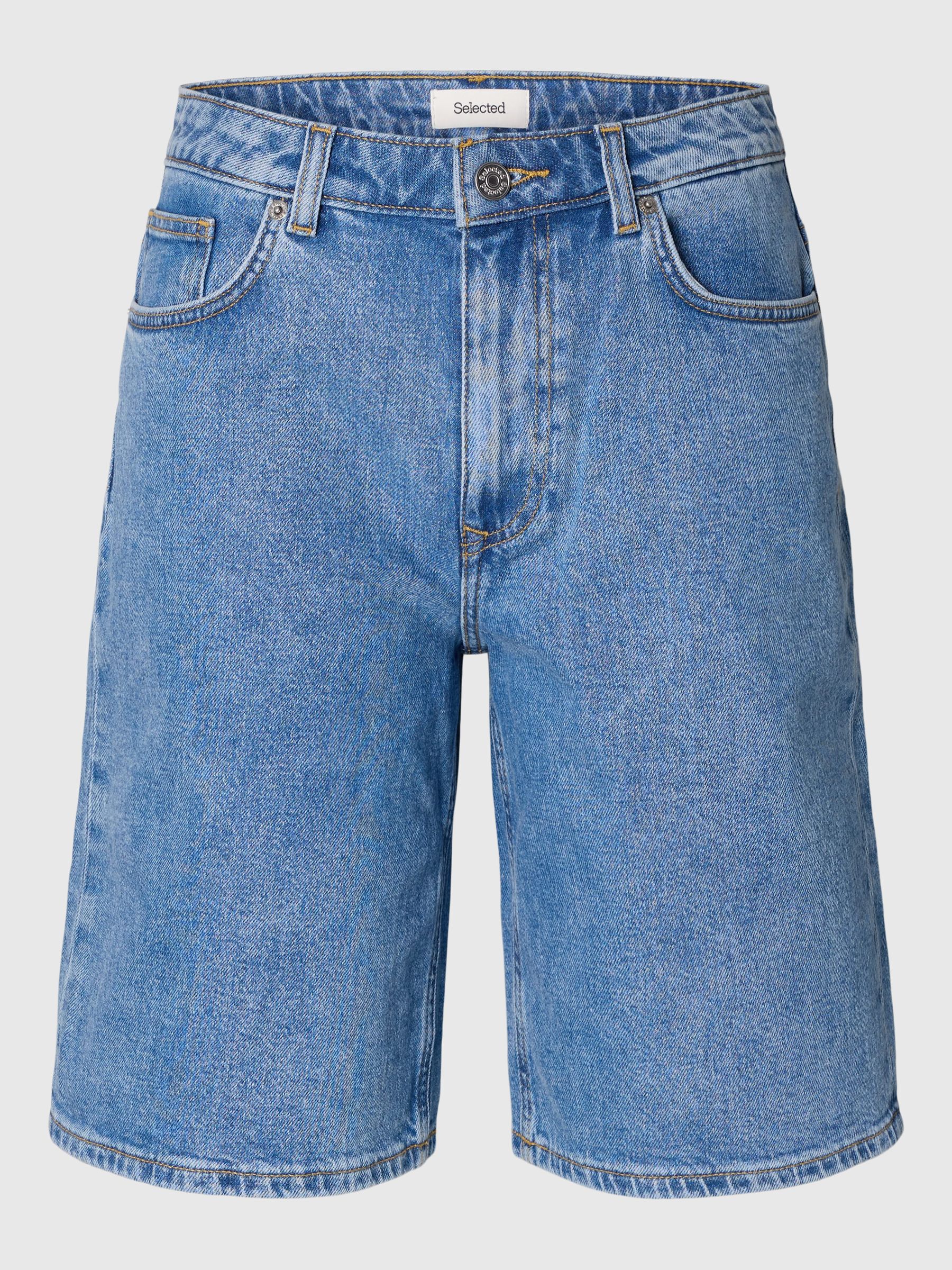 LIGHT WASH DENIM SHORTS