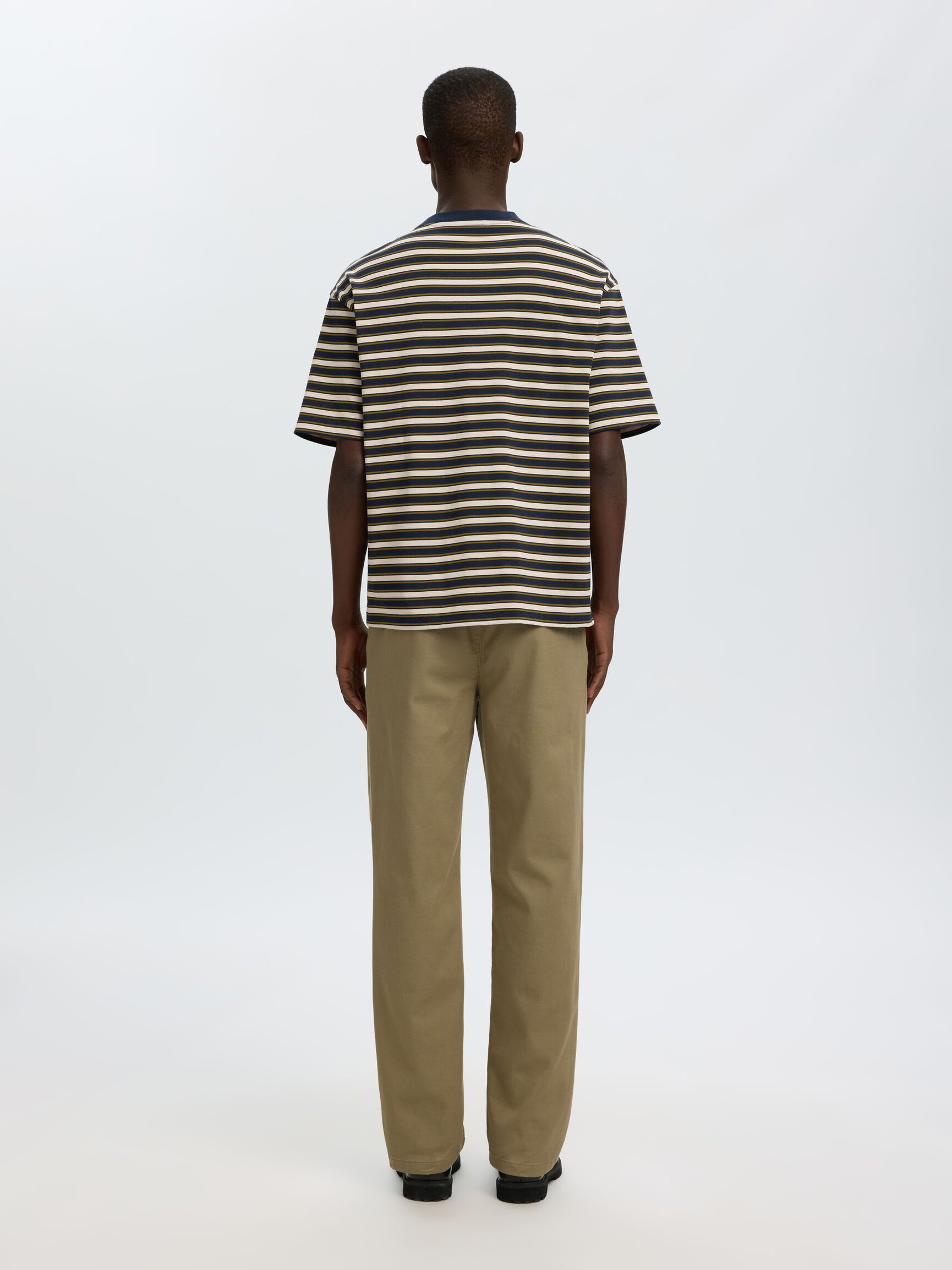 RELAXED FIT T-SHIRT