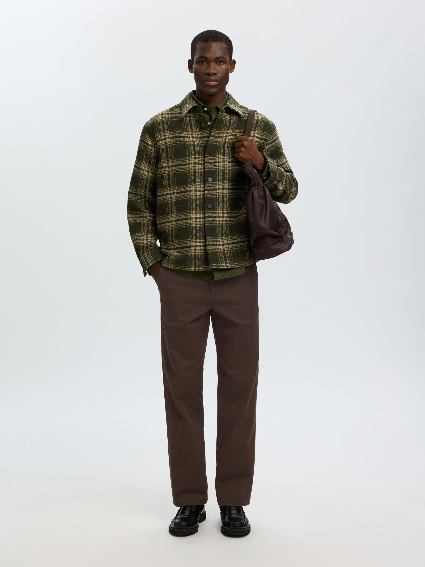 STRAIGHT FIT CHINOS