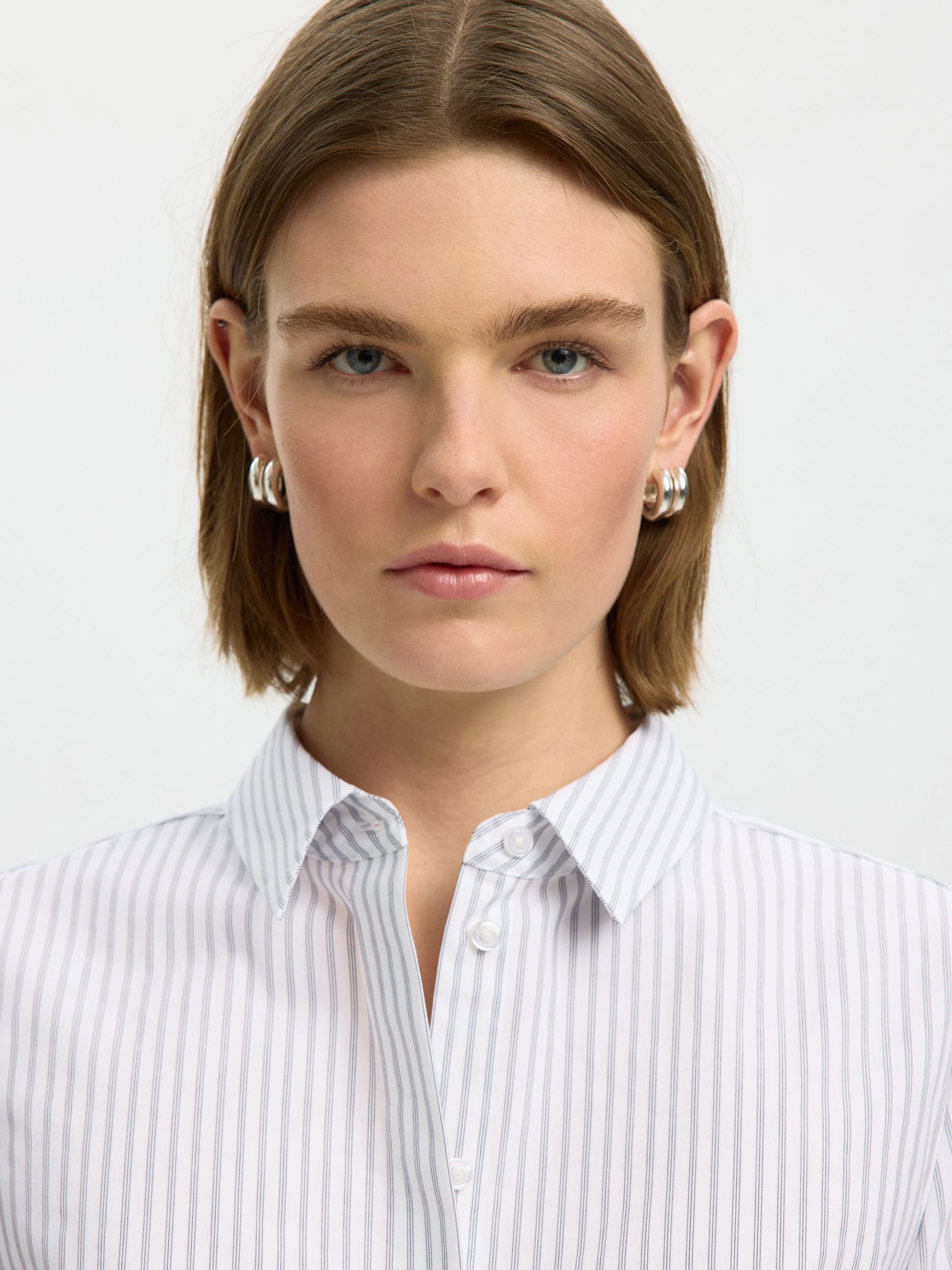 FITTED STRIPED SHIRT