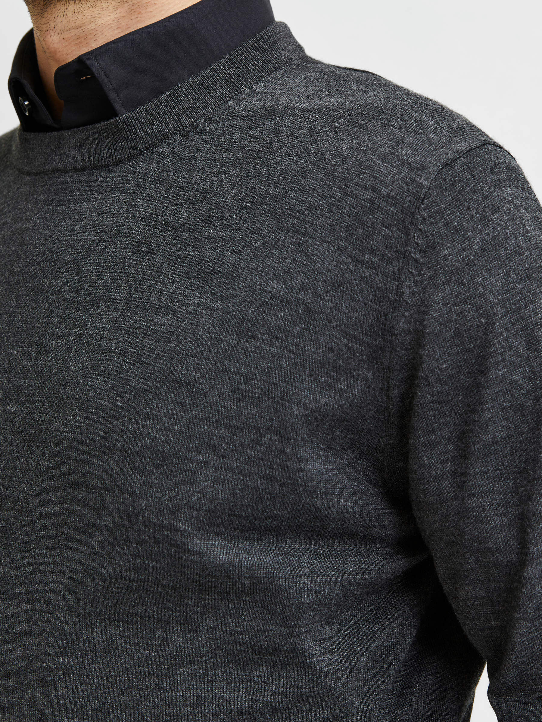 LONG-SLEEVED JUMPER