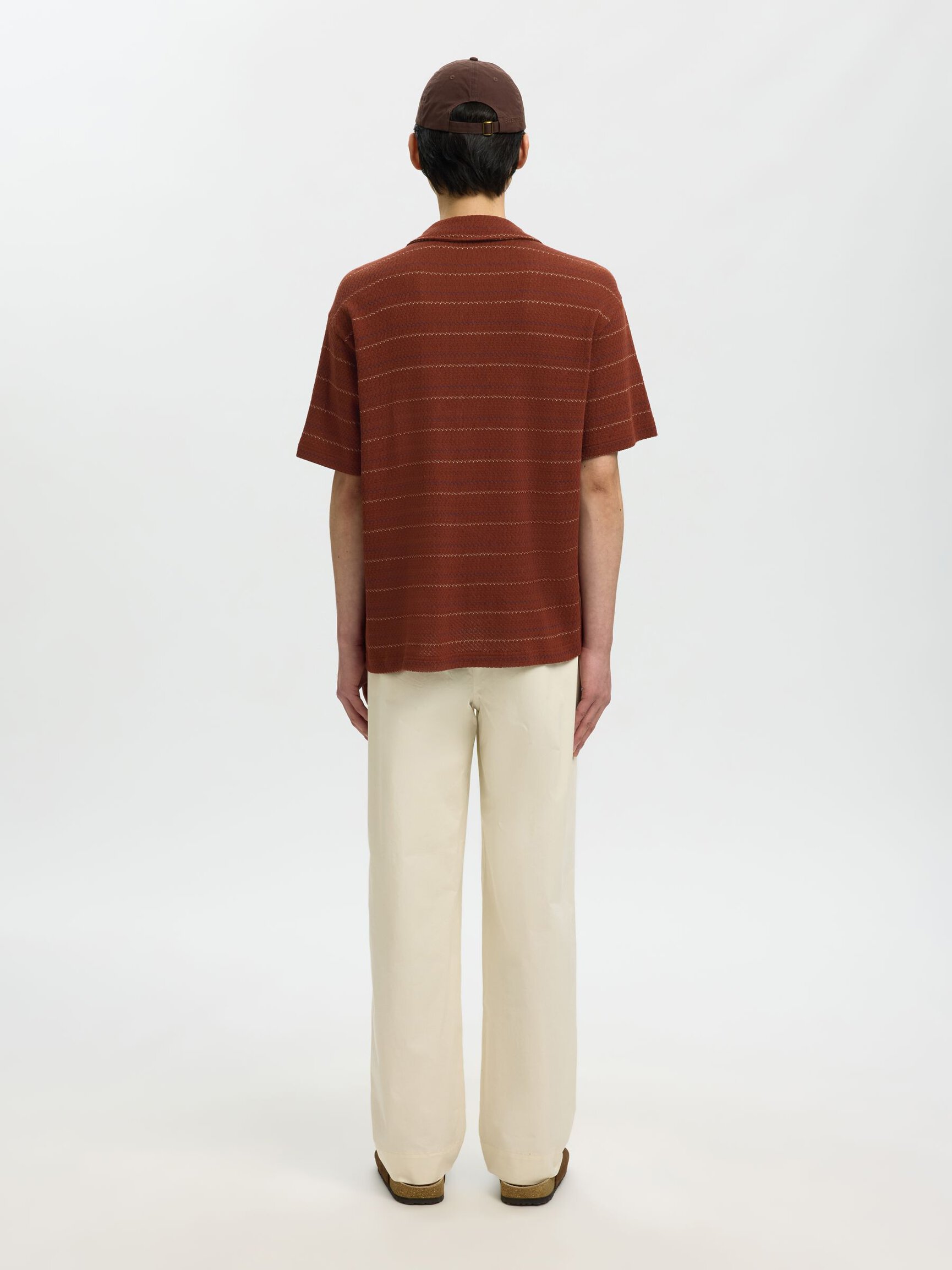 REGULAR FIT SHORT SLEEVED SHIRT