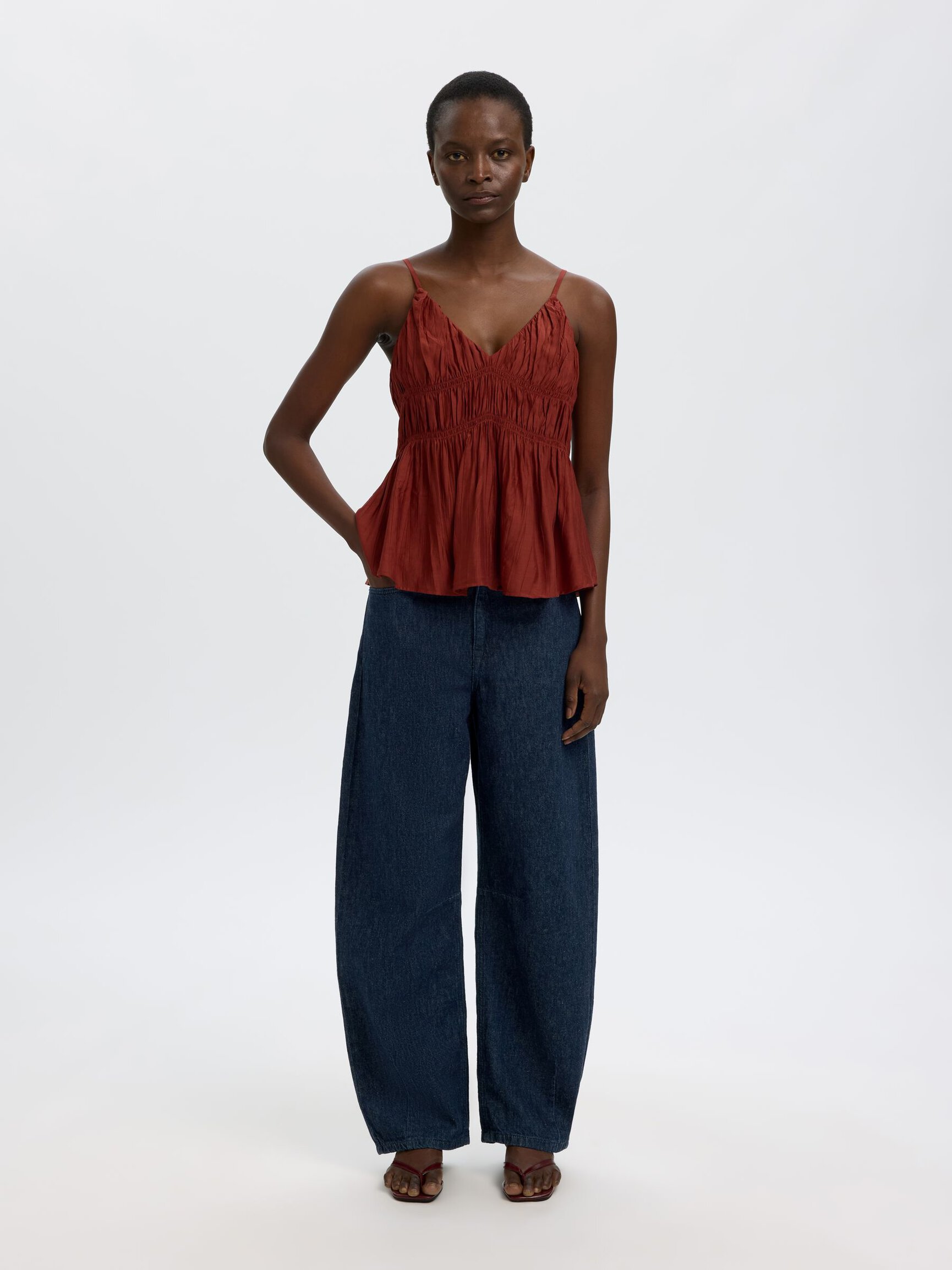 COTTON BLEND LOOSE-FIT JEANS