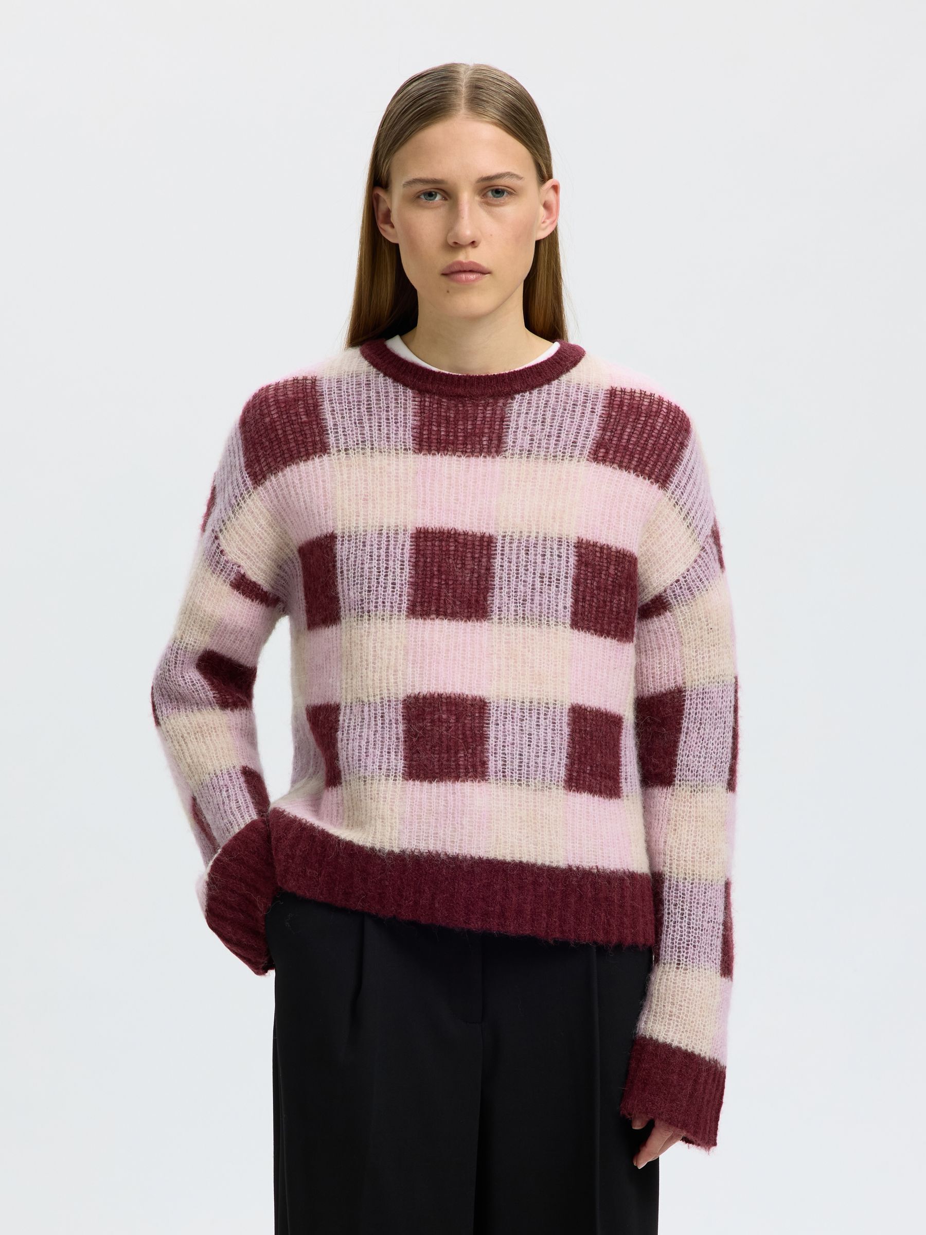 RUTETE STRIKKET PULLOVER