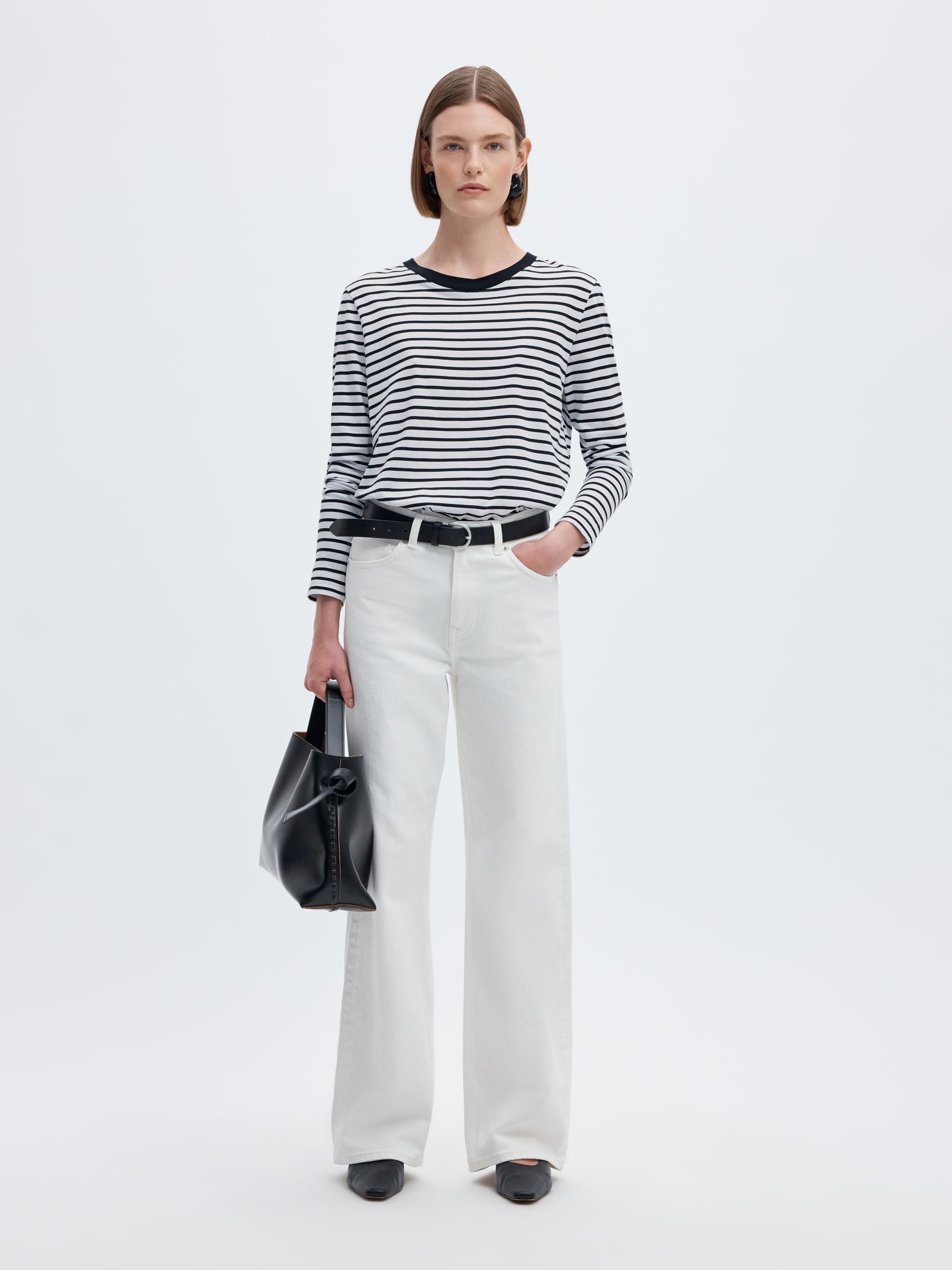 STRIPED LONG-SLEEVED T-SHIRT