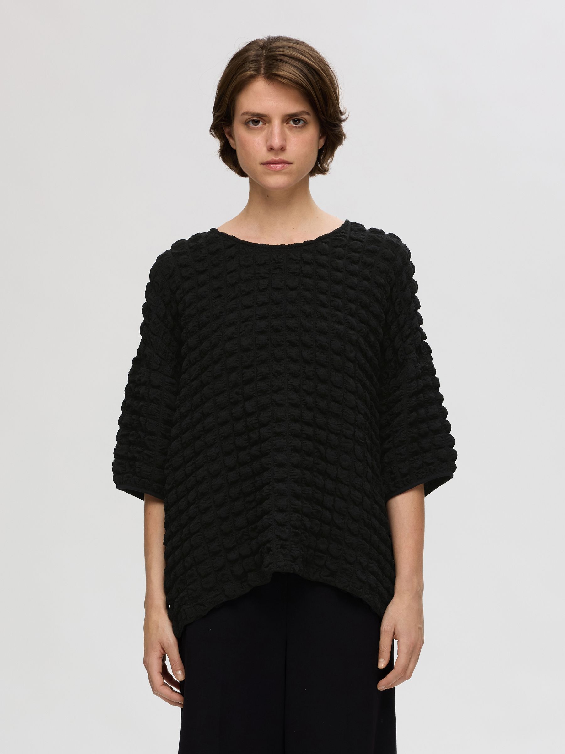 TEXTURED  3/4 SLEEVED TOP