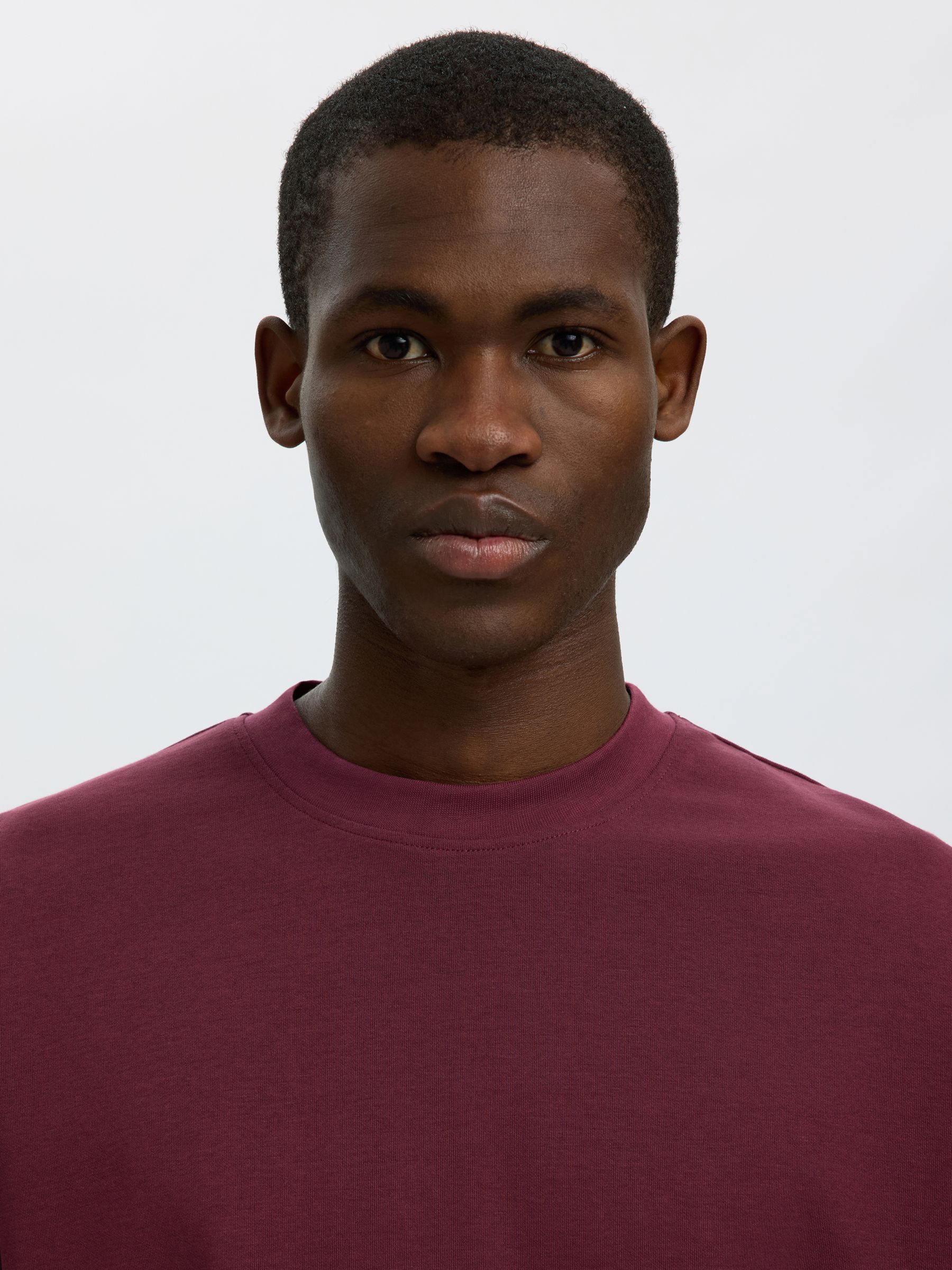 LOOSE FIT T-SHIRT